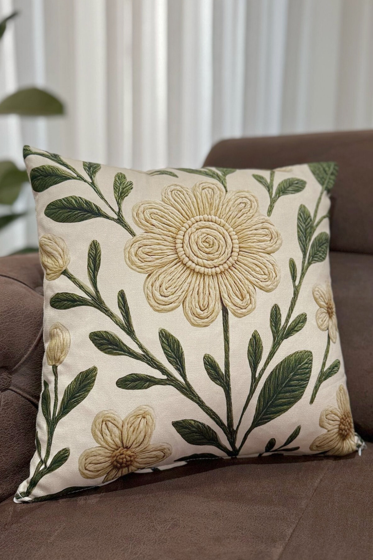 Punch Nakış Desenli Kırlent Kılıfı - Çok Renkli - 45 x 45