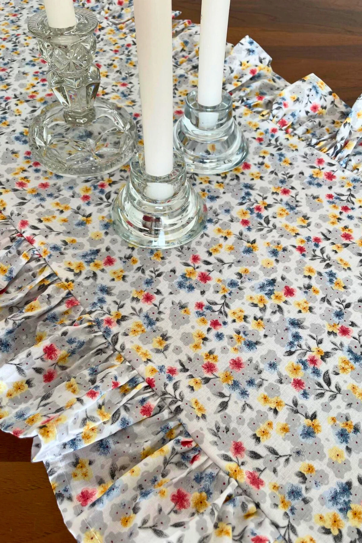 Fırfırlı Çiçek Desenli Runner - Gri - 40 x 110