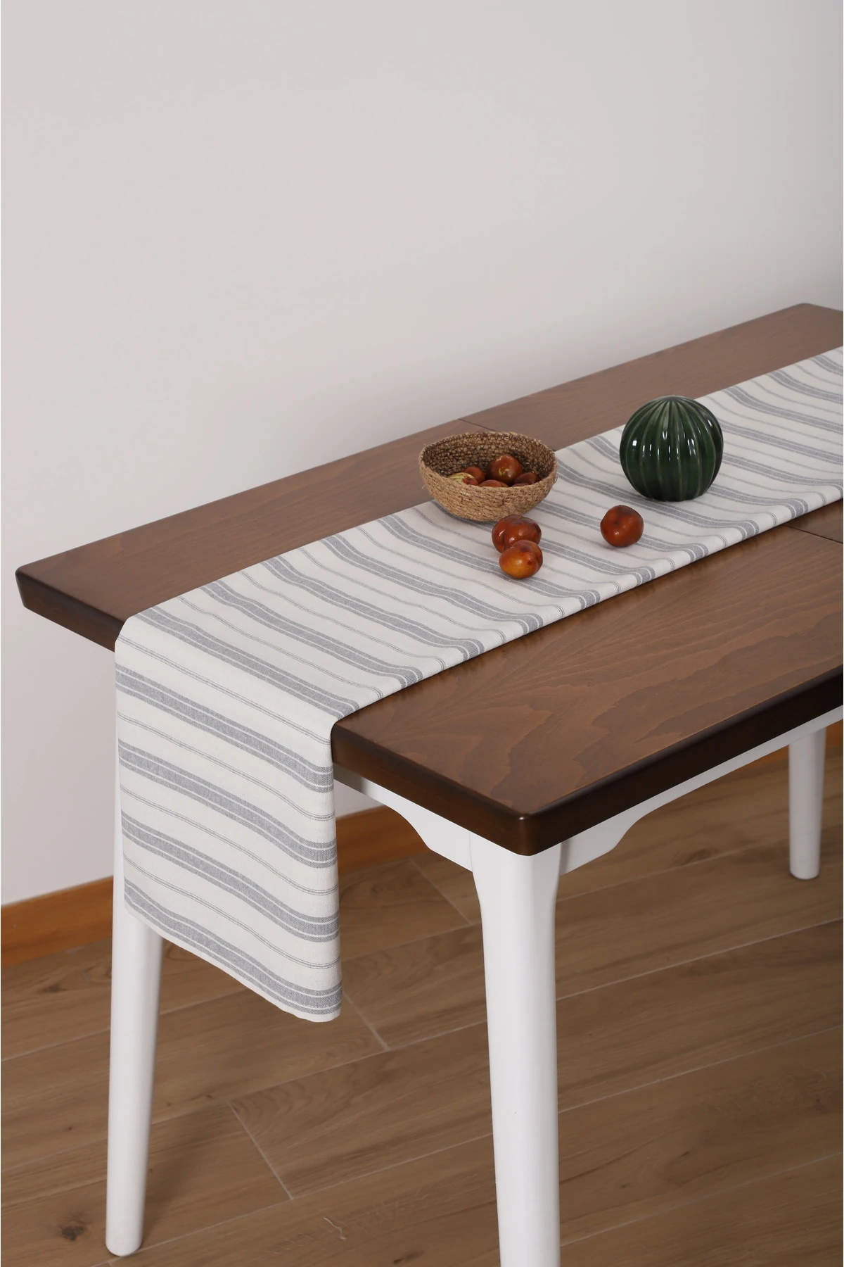 Yıkanmış Açık Gri Çizgili Keten Runner - Gri - 40 x 150