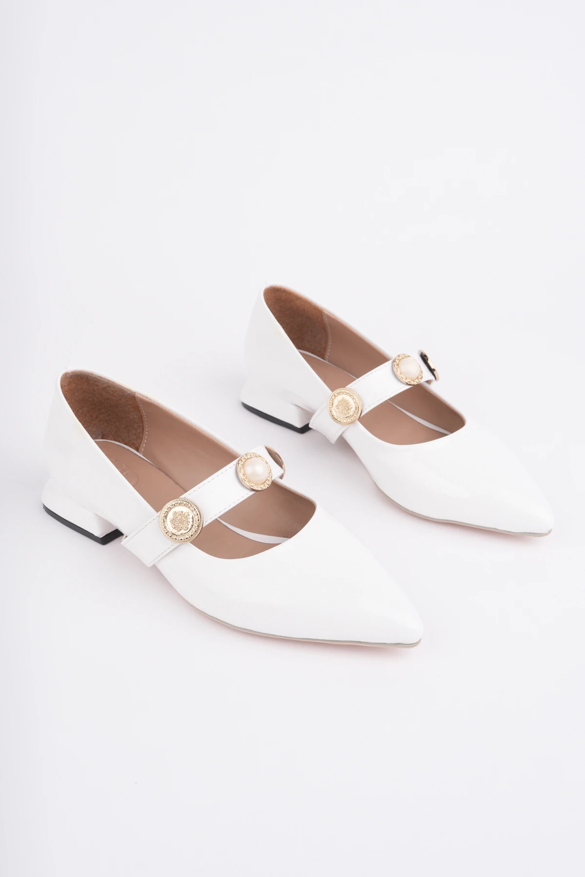 William İnci Tokalı Kemerli Babet - BEYAZ RUGAN