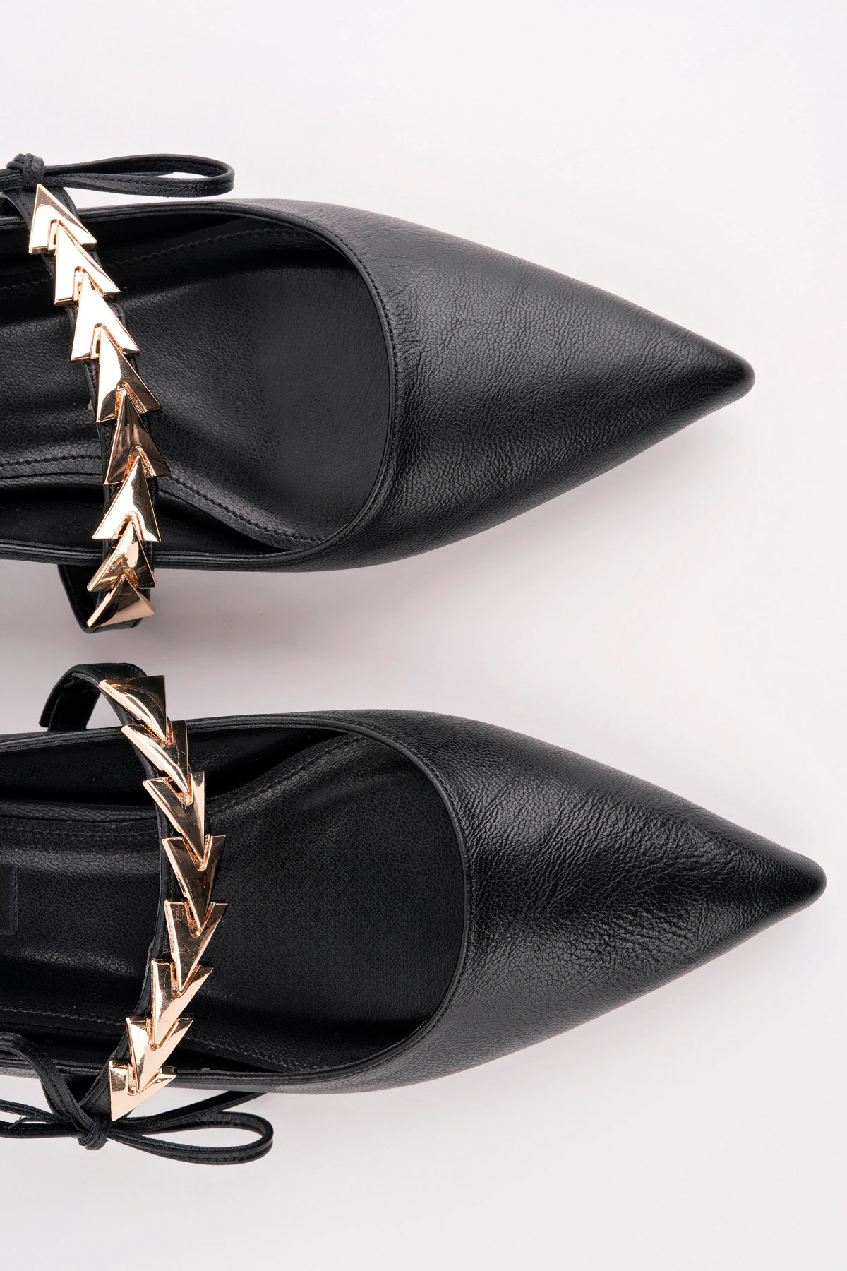 ROSE-210 Fiyonk Detaylı Kemerli Babet - SİYAH