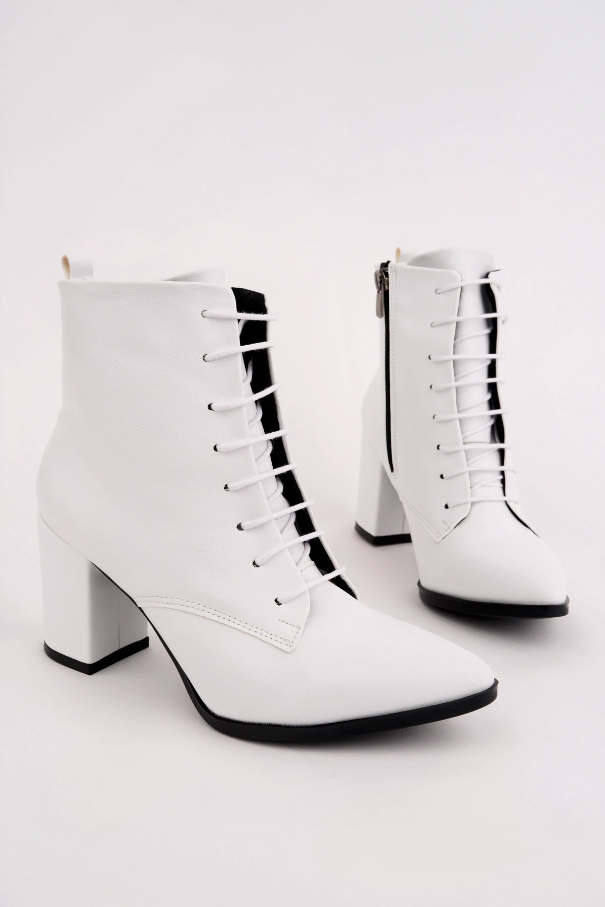 Kafka Bağlı Topuklu Bot