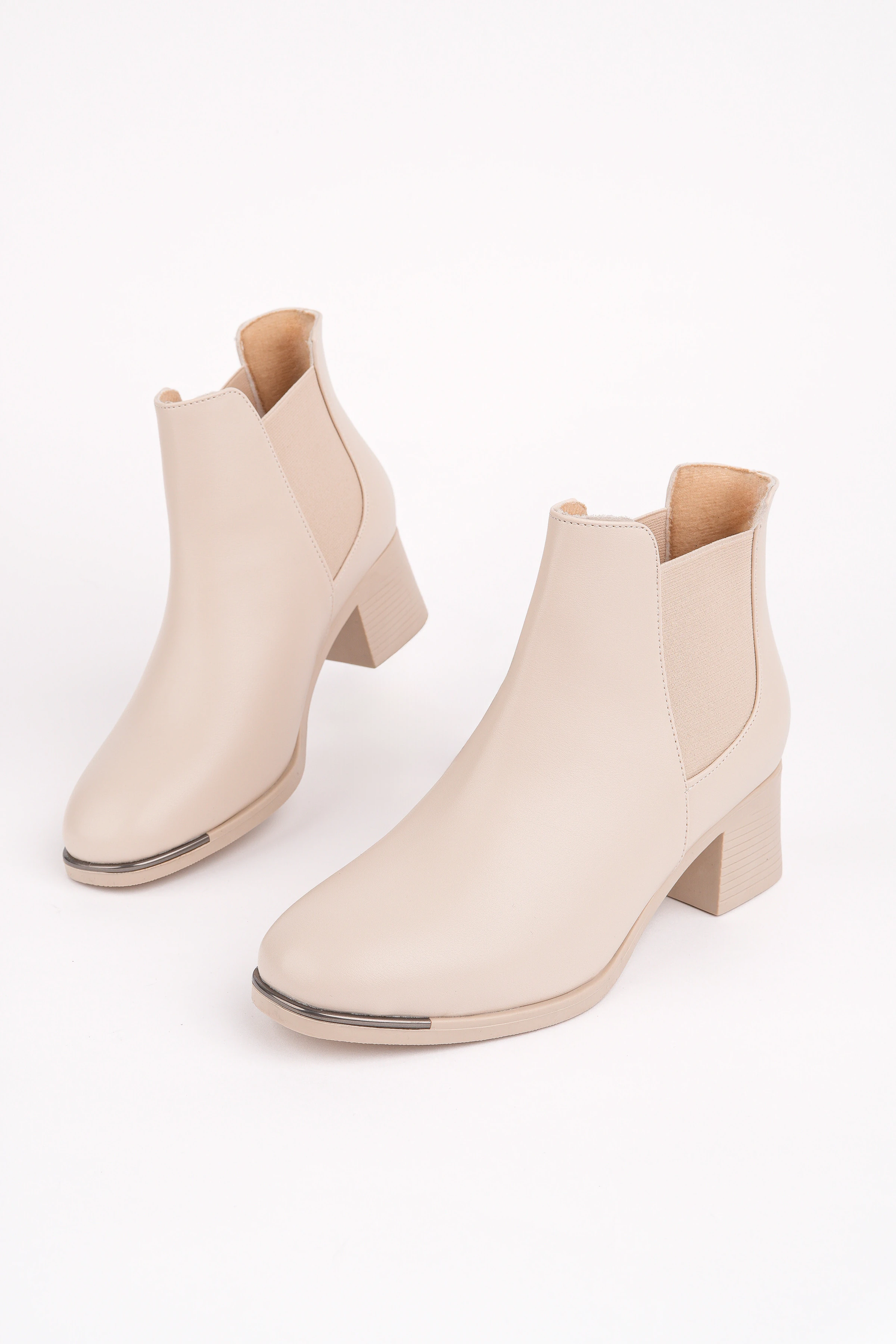 CLN-053 Kalın Topuklu Lastikli Bot