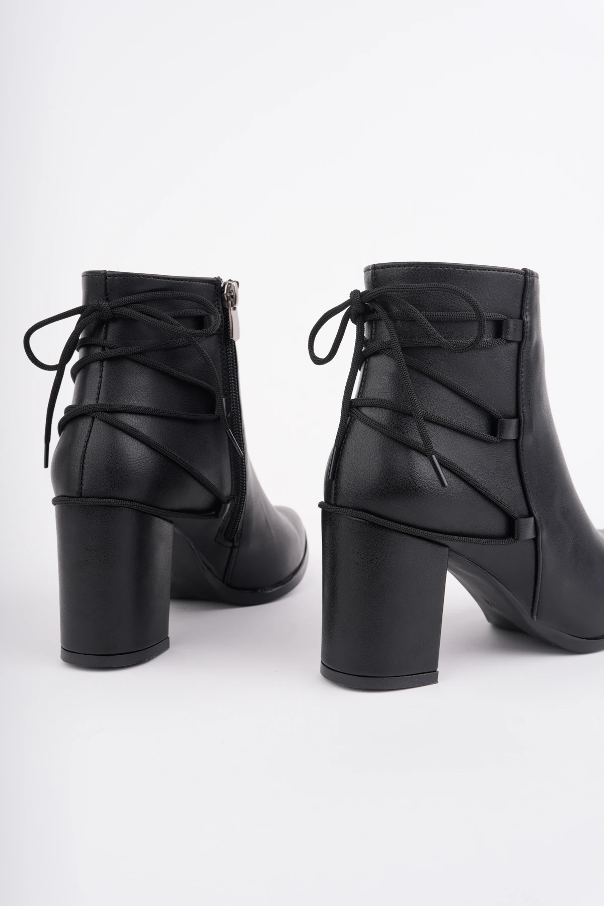 Greta Kalın Topuk Arkası Bağlı Bot