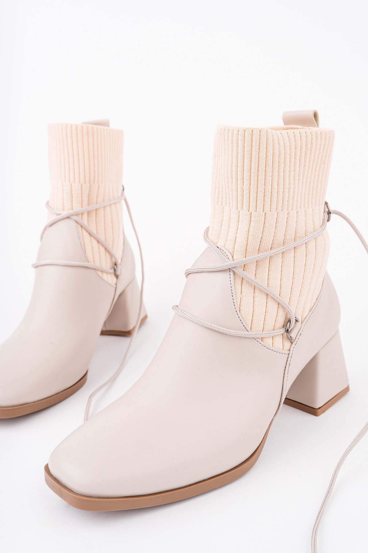 Emma Kalın Topuklu Triko Bağlı Bot