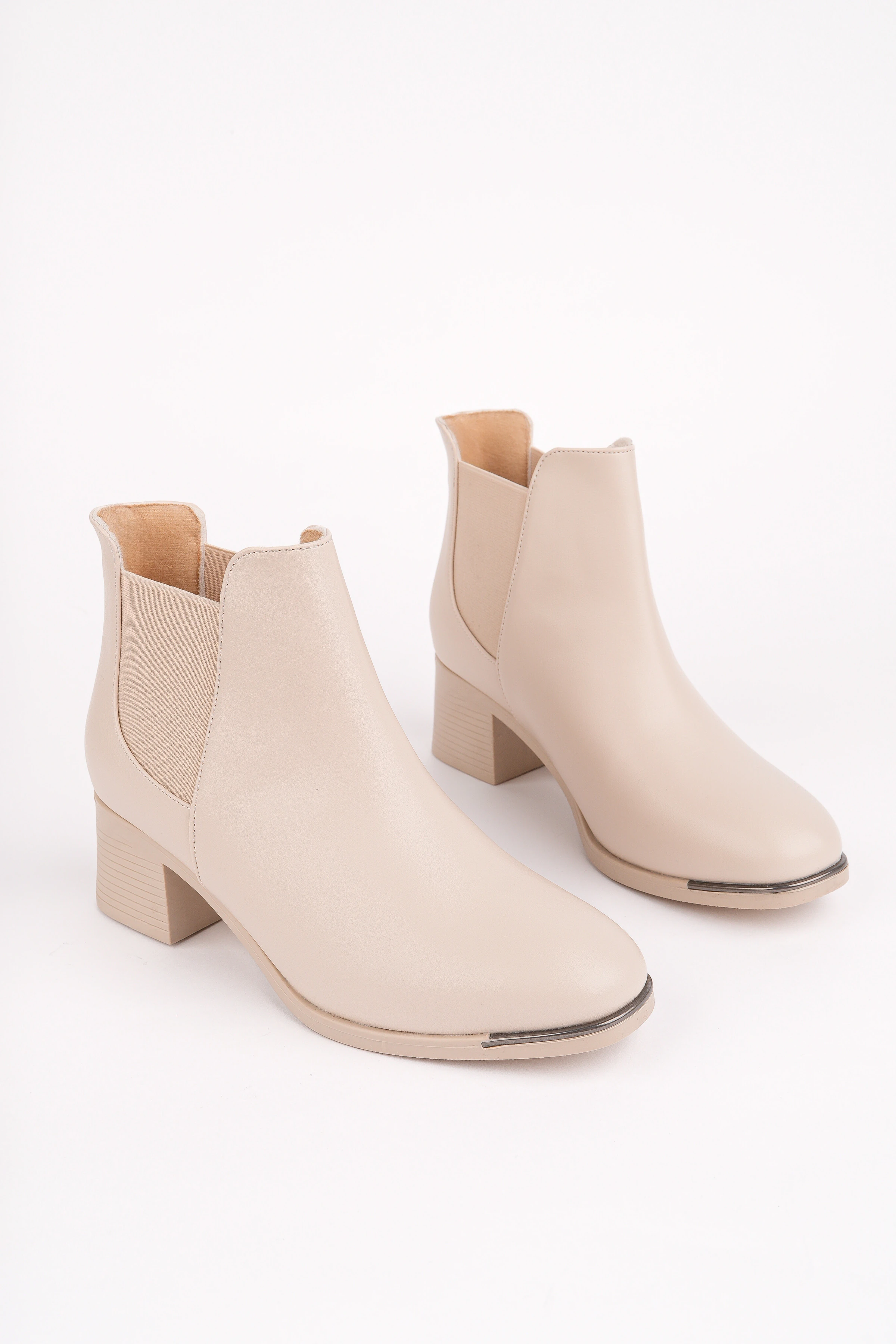 CLN-053 Kalın Topuklu Lastikli Bot