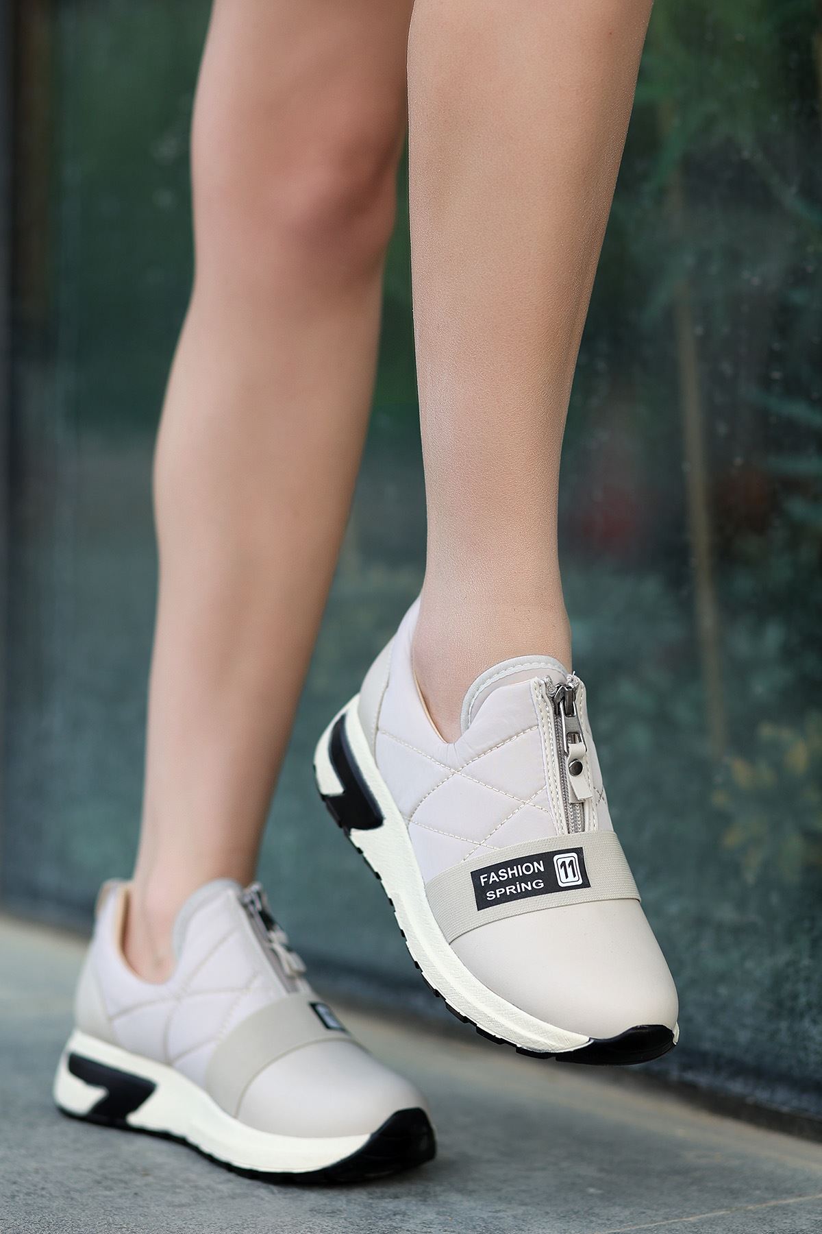 Lisa Düz Taban Fermuarlı Spor