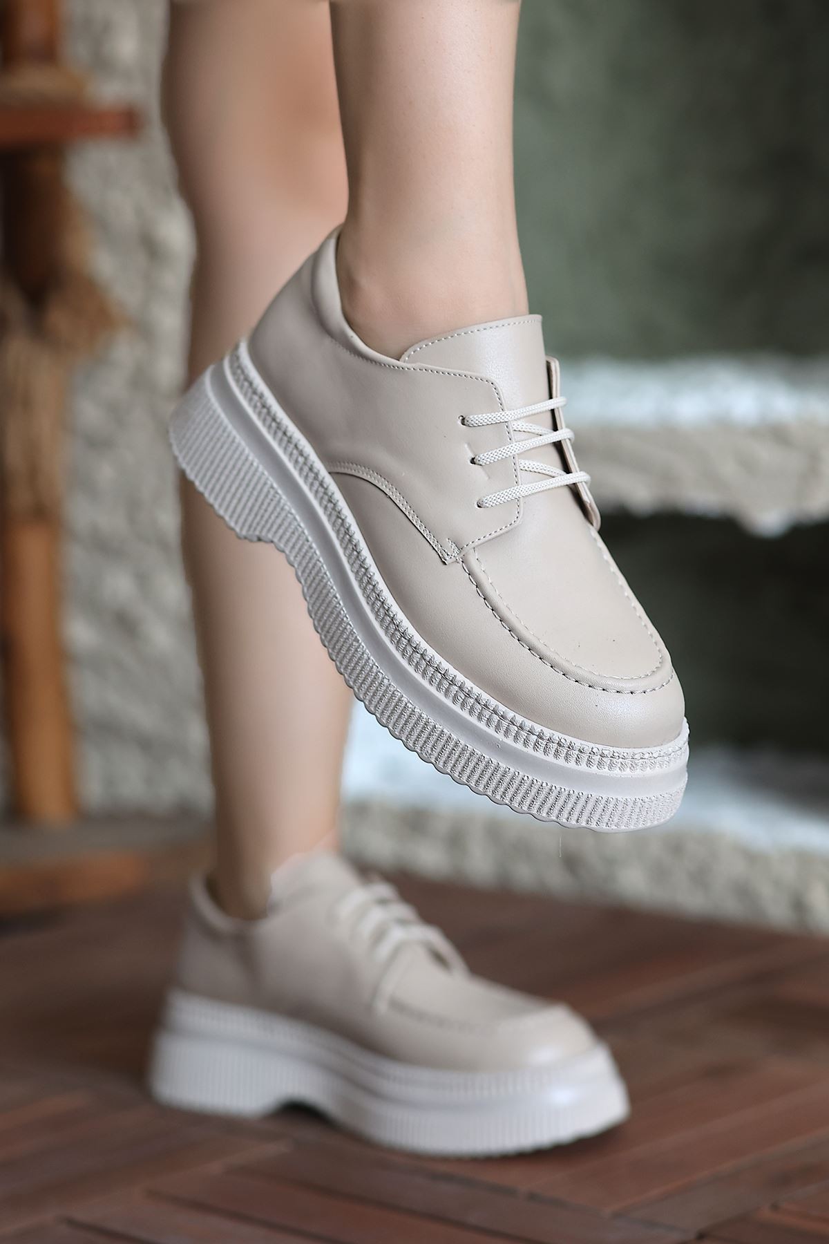 Mocca Tabanlı Bağlı Loafer