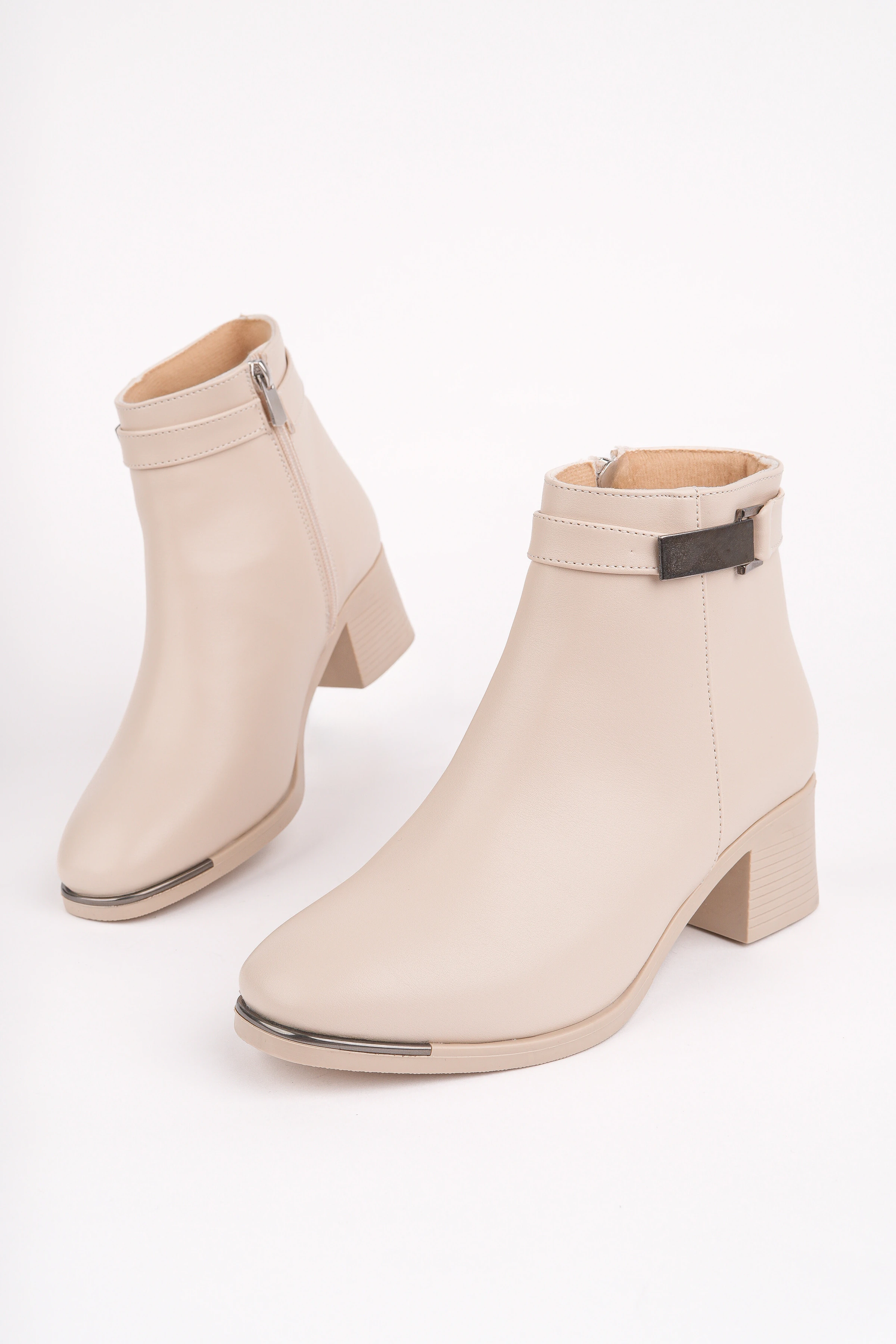 CLN-056 Kalın Topuklu Tokalı Bot