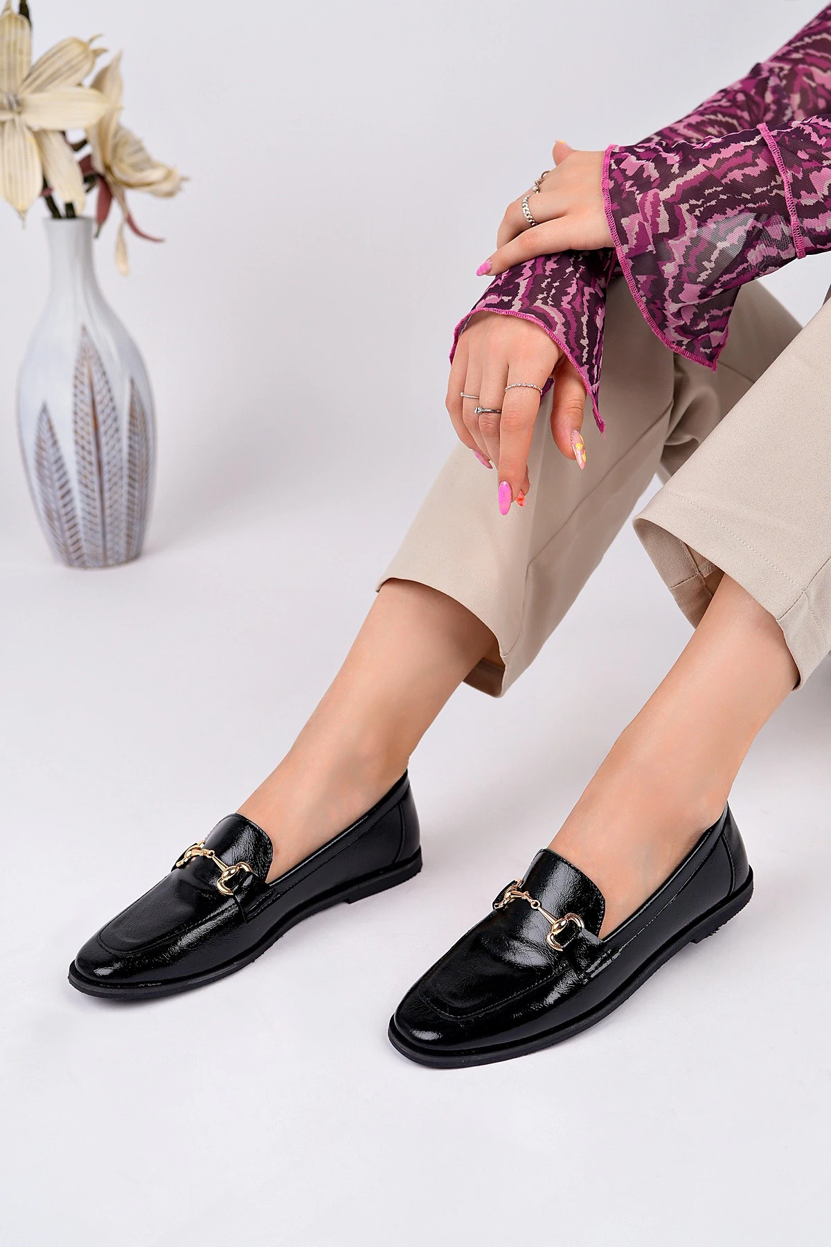 CNG-A3 Düz Taban Tokalı Babet - SİYAH RUGAN