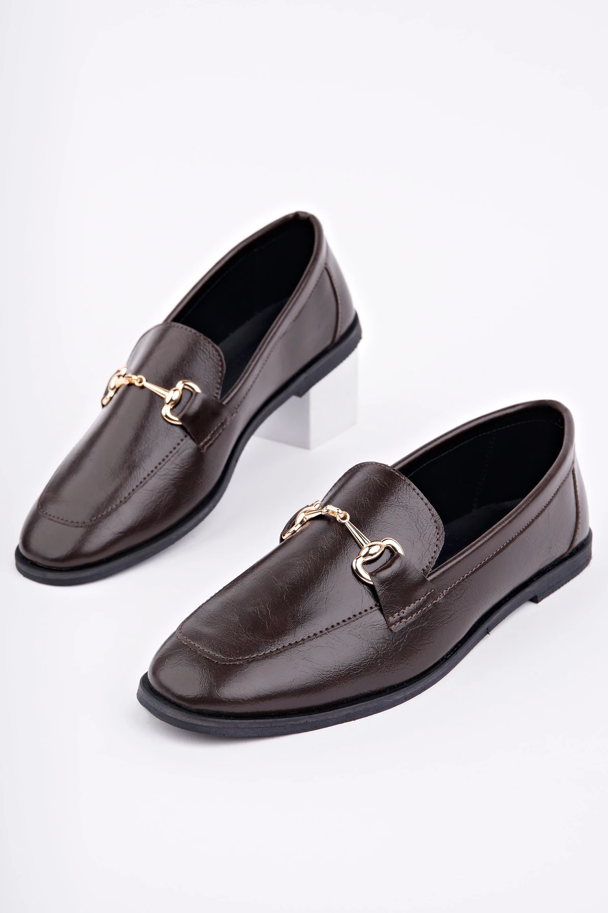 CNG-A3 Düz Taban Tokalı Babet - KAHVE