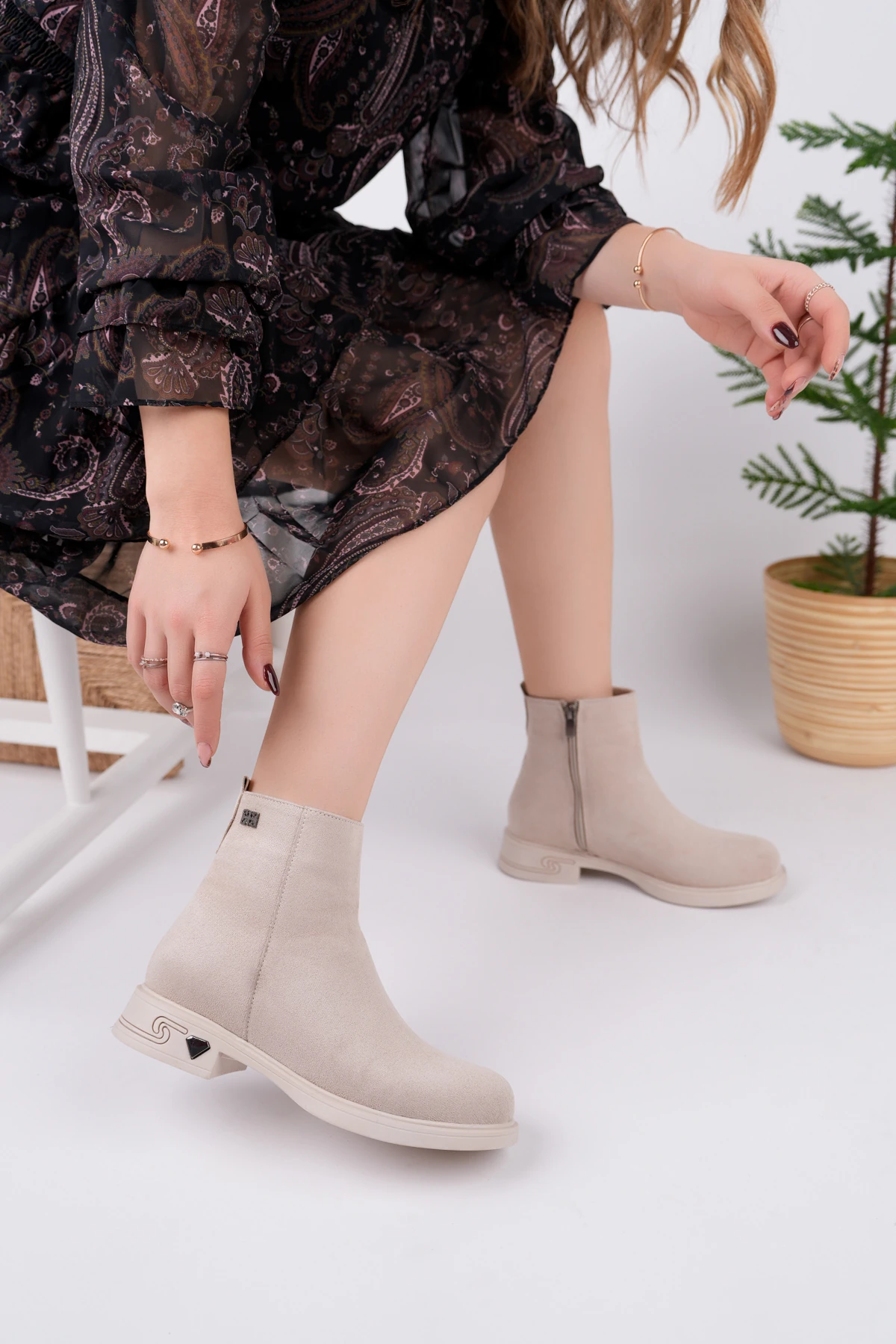 BLN-300 Fermuarlı Düz Taban Bot