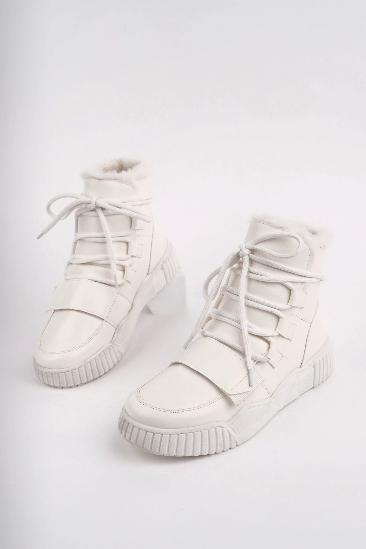 Stark-711 Kürklü Bağlı Cırtlı Kalın Taban Bot