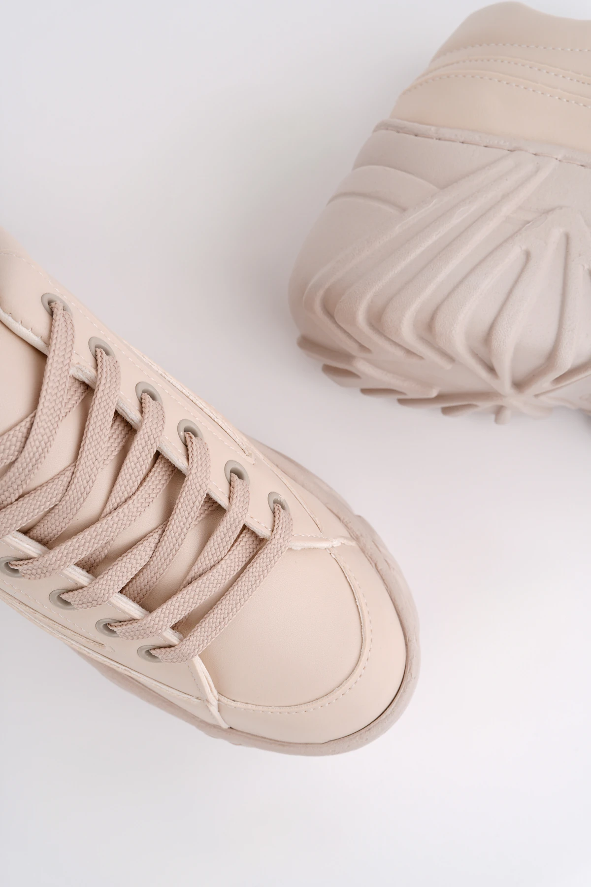 KCL-151 Kalın Tabanlı Bağlı Spor