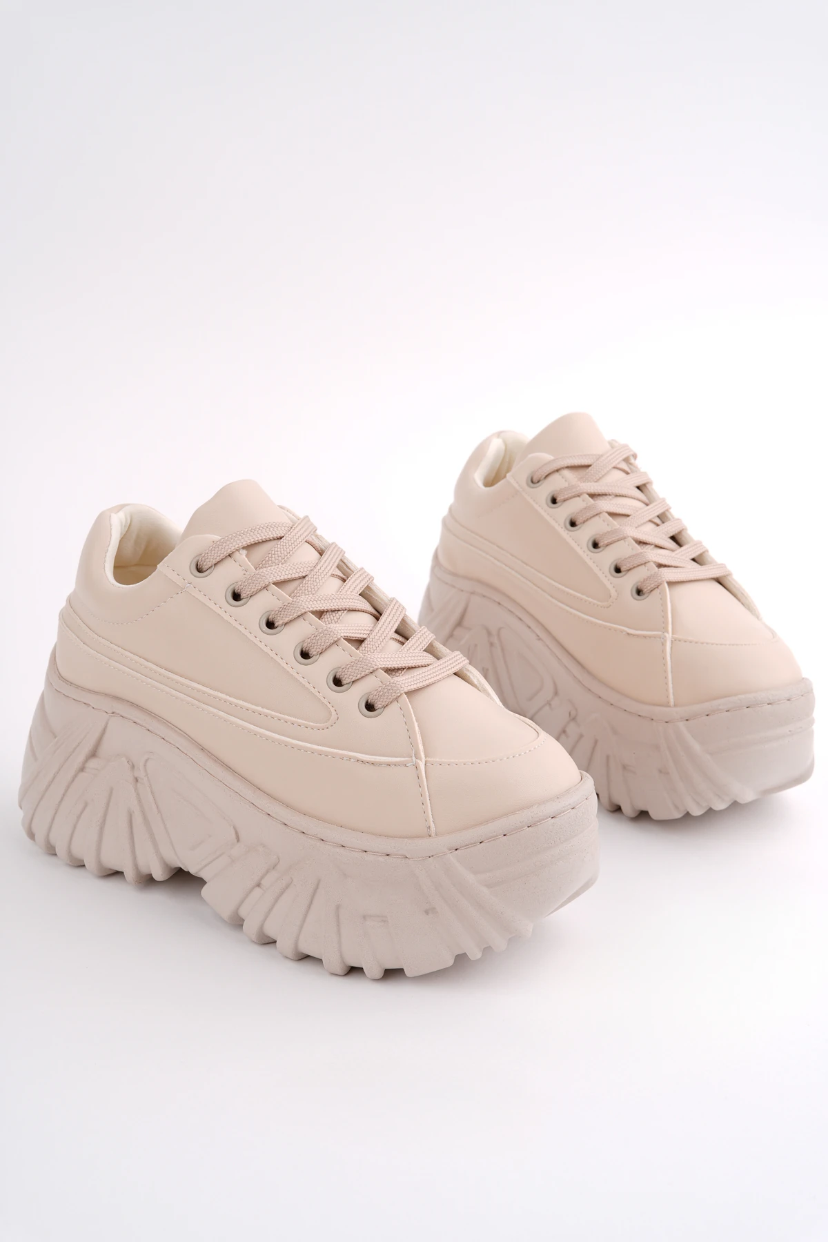 KCL-151 Kalın Tabanlı Bağlı Spor