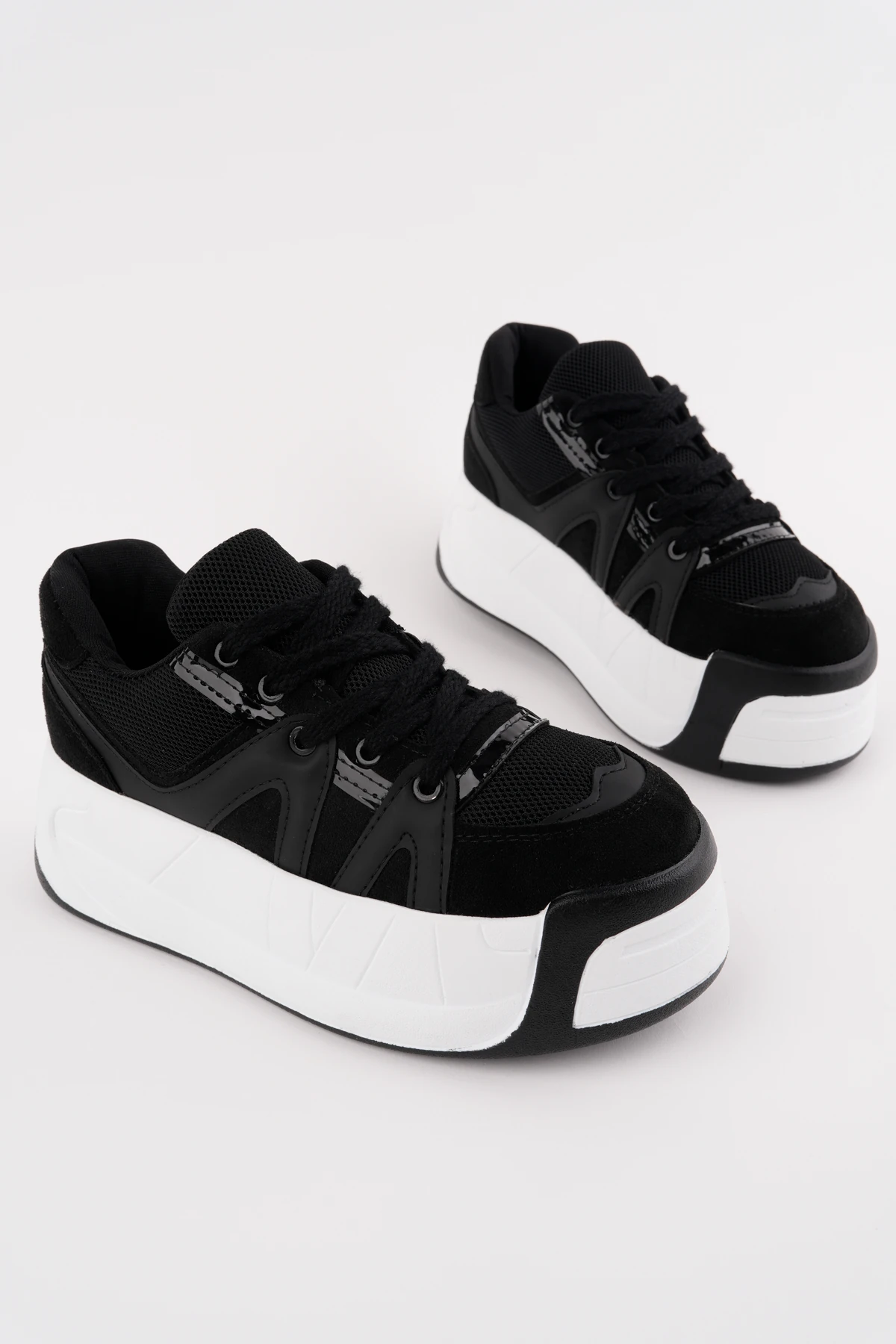 KCL-192 Kalın Tabanlı Bağcıklı Spor - SİYAH
