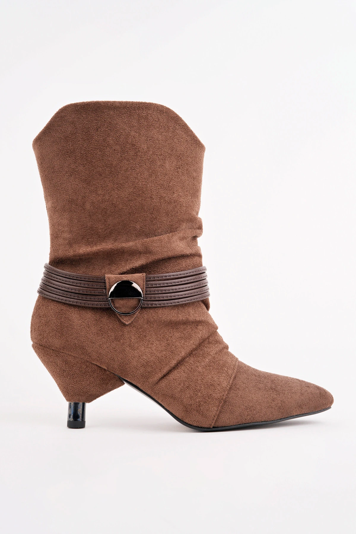 CNG-223 Tokalı Topuklu Kısa Çizme