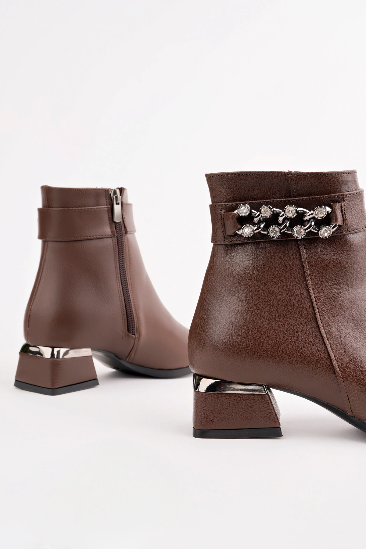 BLN-704 Alçak Topuk Tokalı Bot