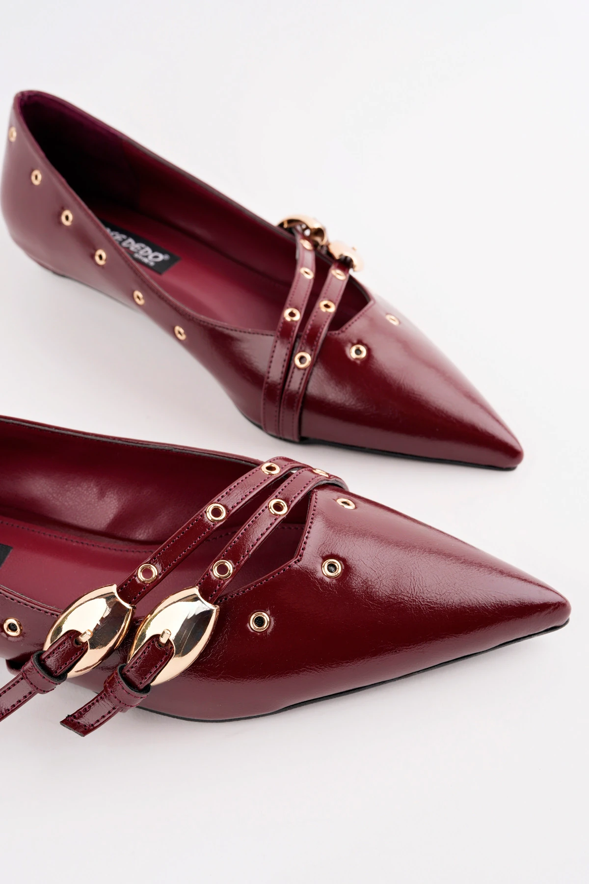 ROSE-215 Zımba Detaylı Kemerli Babet - BORDO