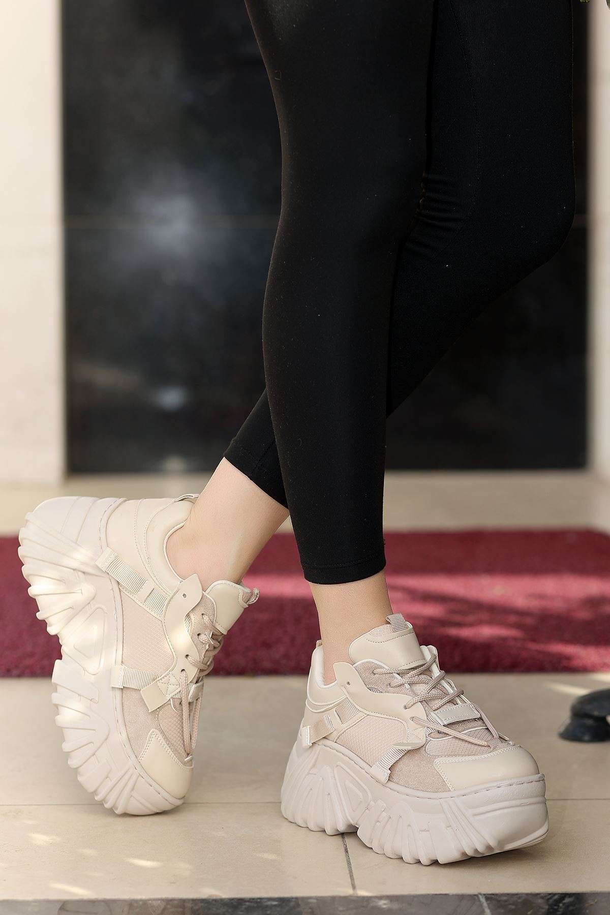 Anna Kalın Tabanlı Anorak Spor
