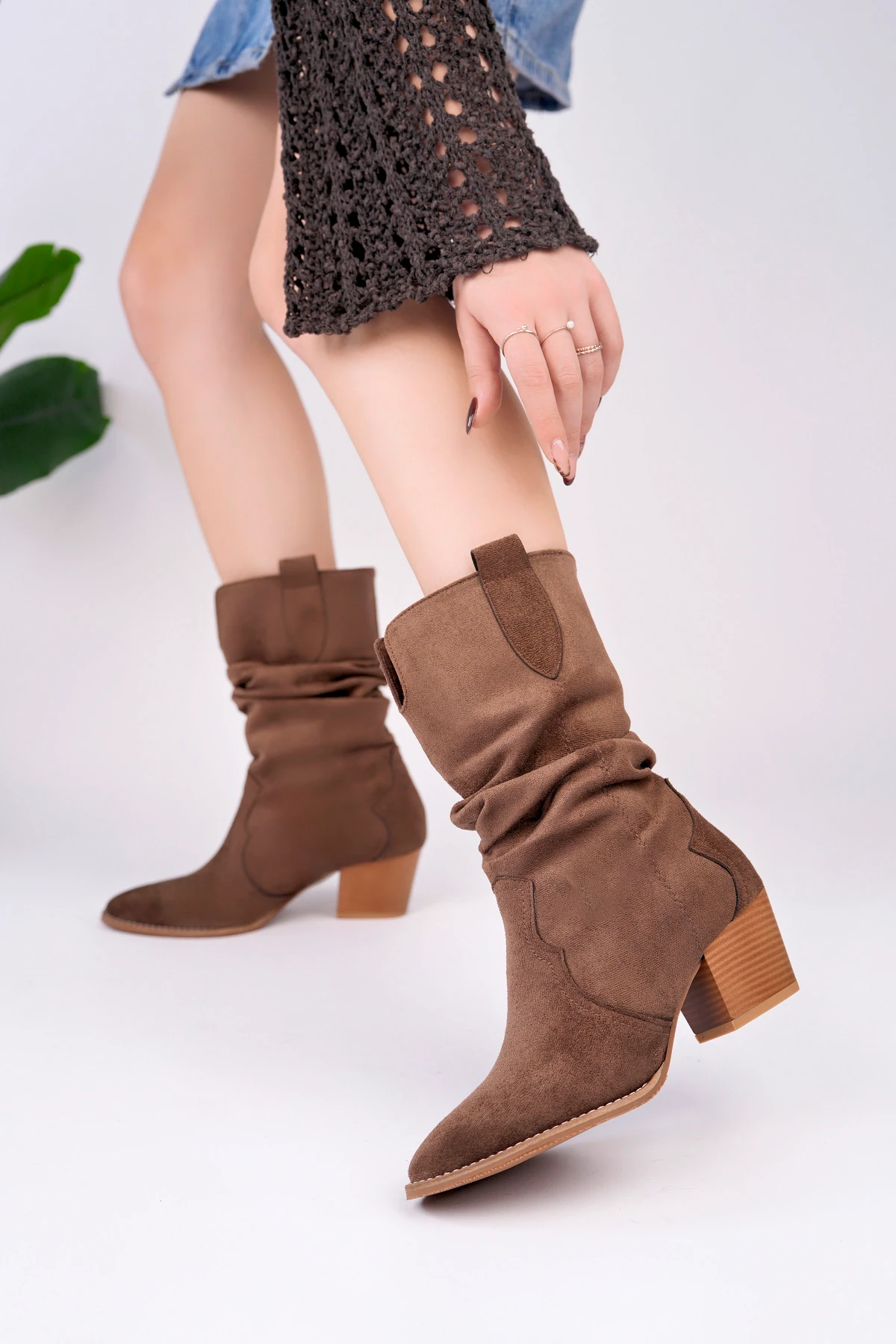 CNG-400 Kalın Topuk Körüklü Kısa Çizme