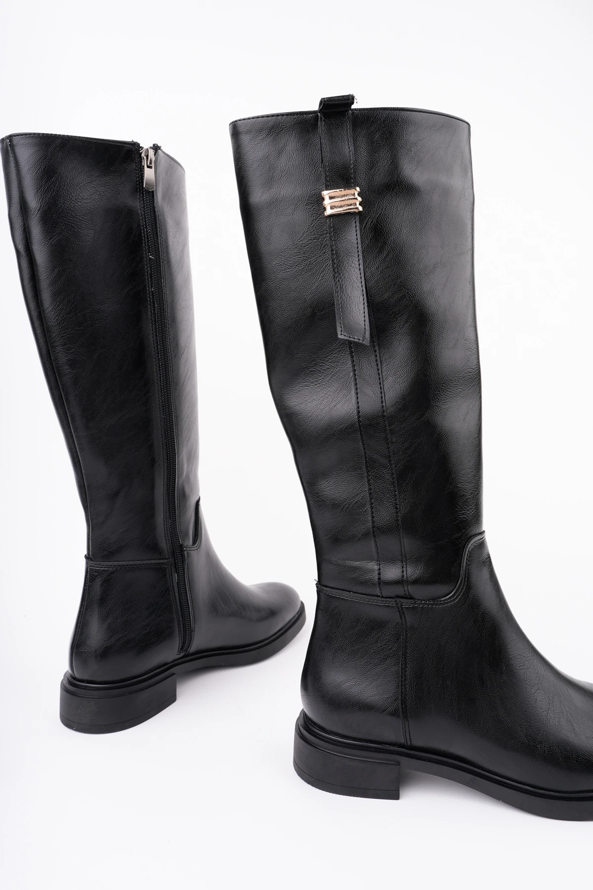 KCL-BR08 Tokalı Düz Topuklu Çizme - SİYAH