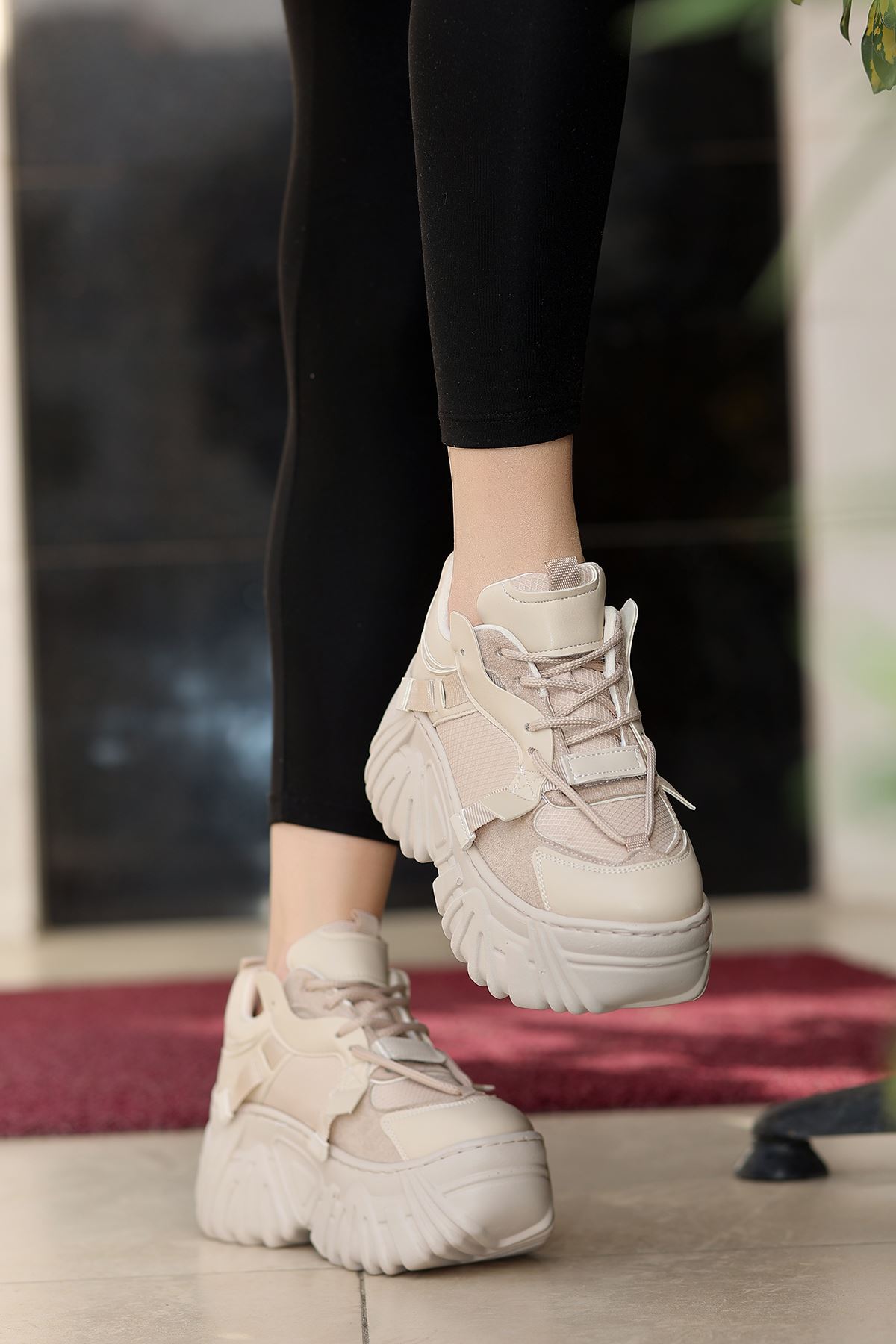 Anna Kalın Tabanlı Anorak Spor
