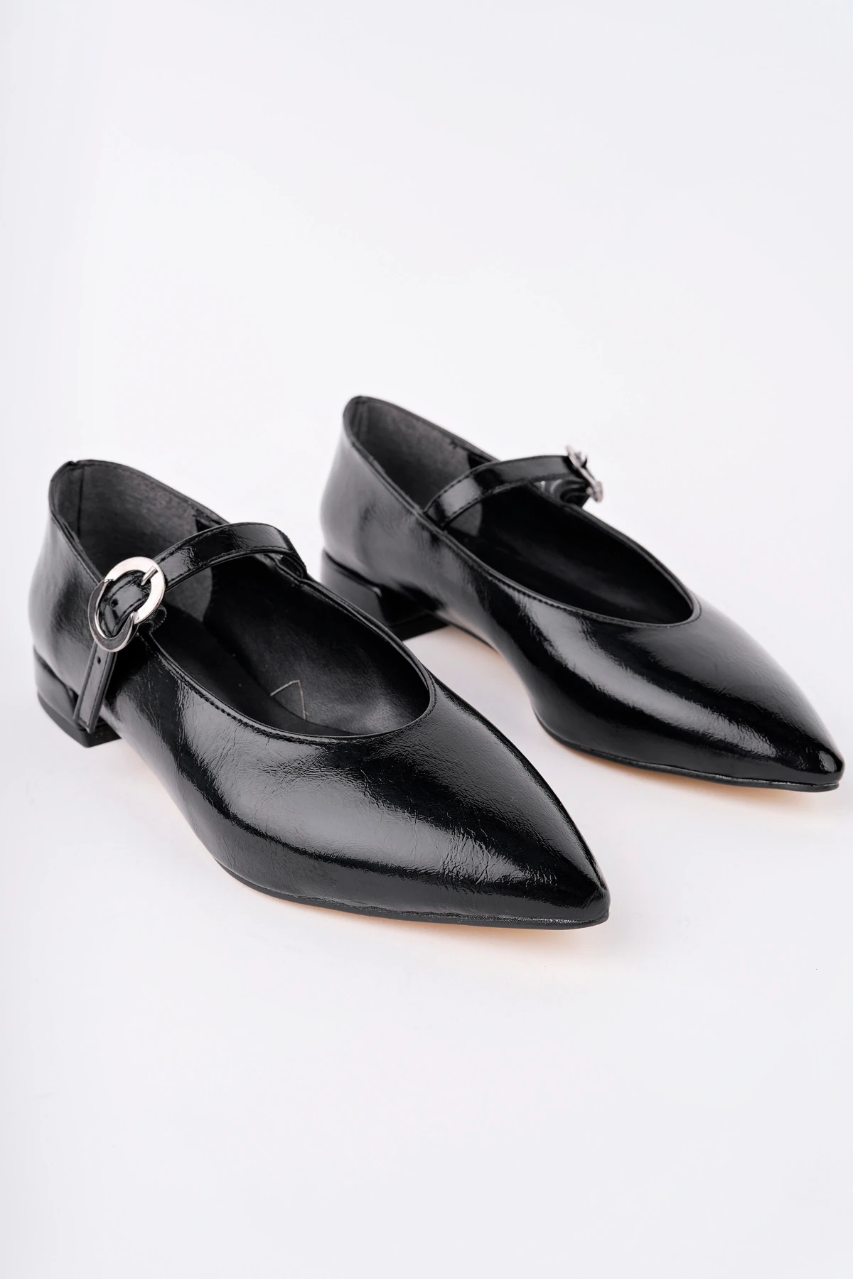 CNG-A2 Kemerli Sivri Burun Babet - SİYAH RUGAN