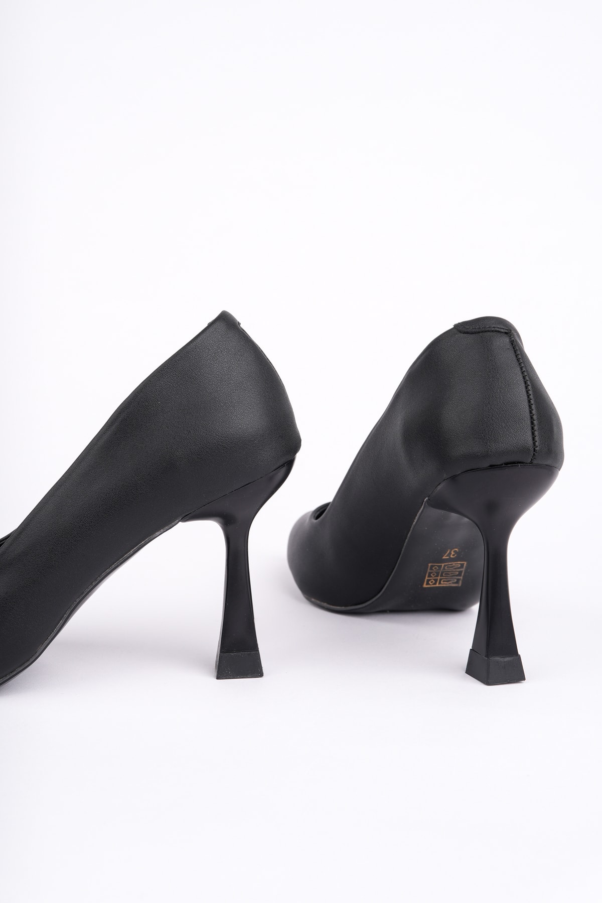 Tobias İnce Topuk Düz Stiletto - SİYAH