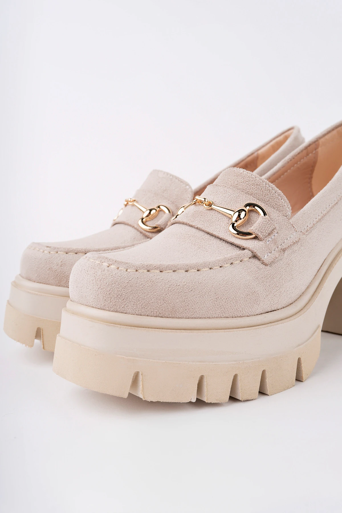 BLN-403 Kalın Topuk Toka Detaylı Loafer - BEJ SÜET