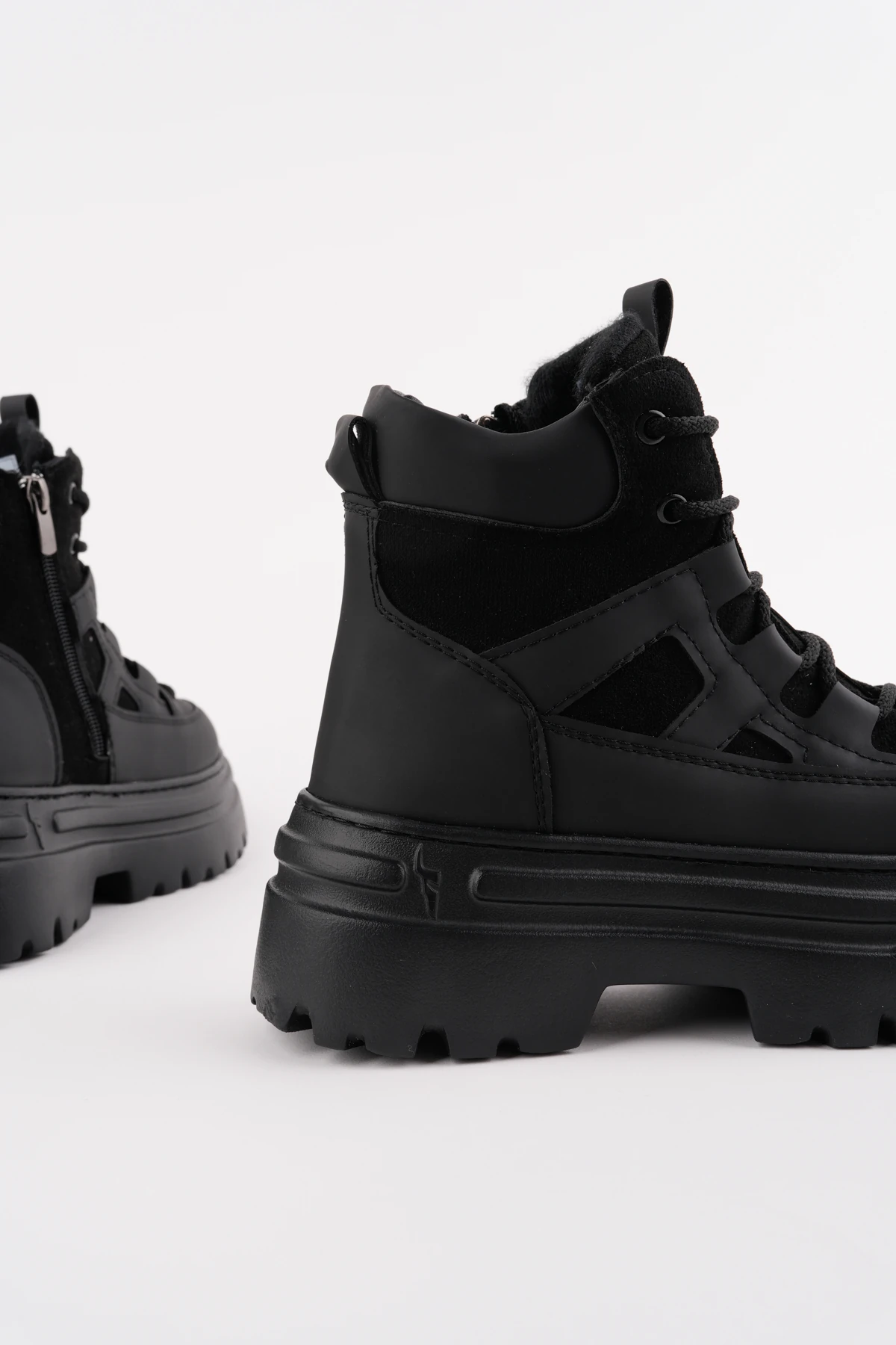 KCL-Z05 Kalın Taban Bağcıklı Bot - SİYAH