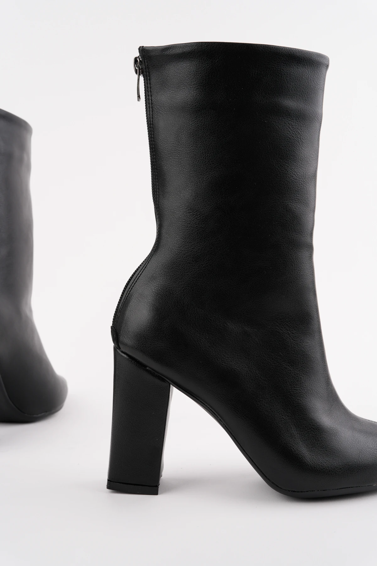 BLN-700 Kalın Topuk Fermarlı Bot