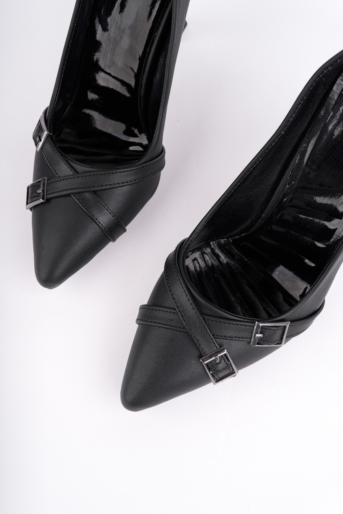 Nathan Çapraz Kemer İnce Topuklu Stiletto - SİYAH