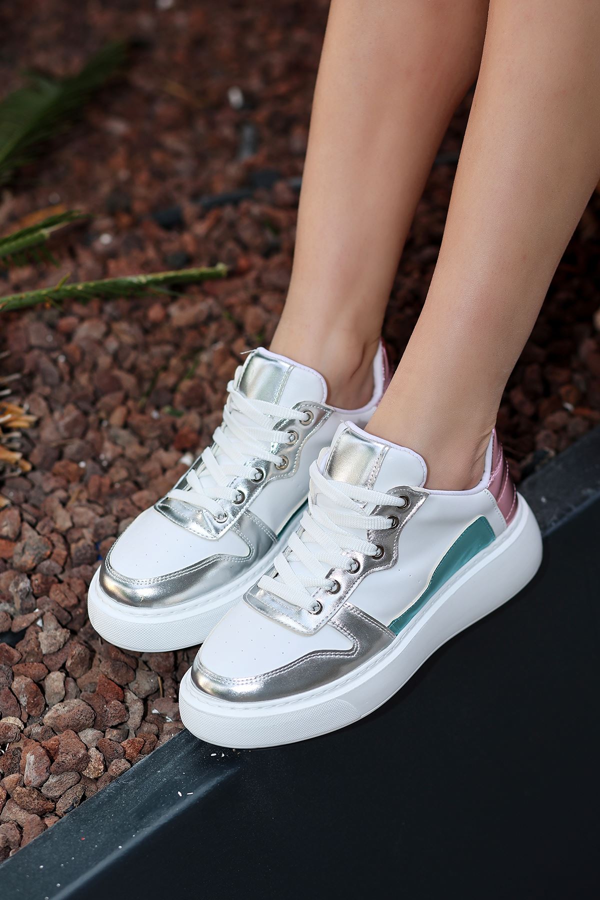 Pisa Düz Taban Günlük Spor