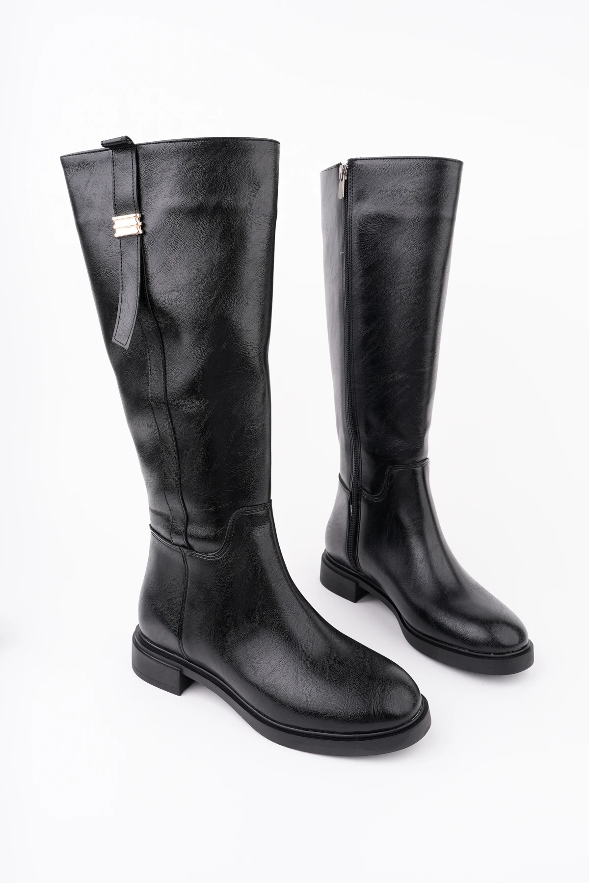 KCL-BR08 Tokalı Düz Topuklu Çizme - SİYAH