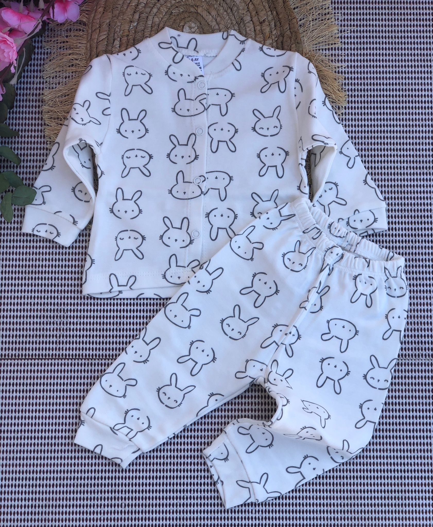 MiniPetty Tavşan Kafa Baskılı Düğmeli Pijama Takımı - Krem