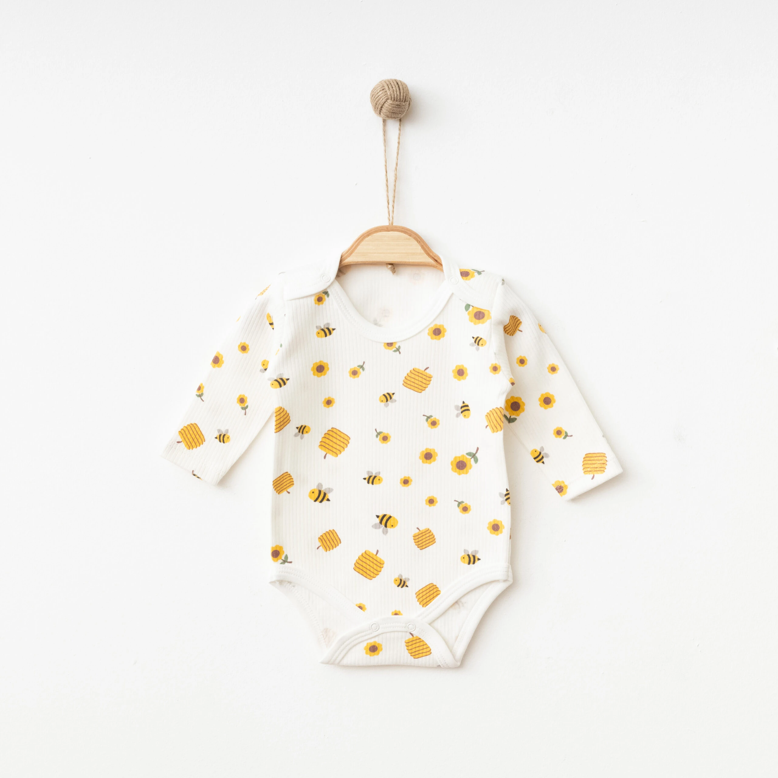 Nayinom Arı Baskılı Aylık Çıtçıtlı Badi