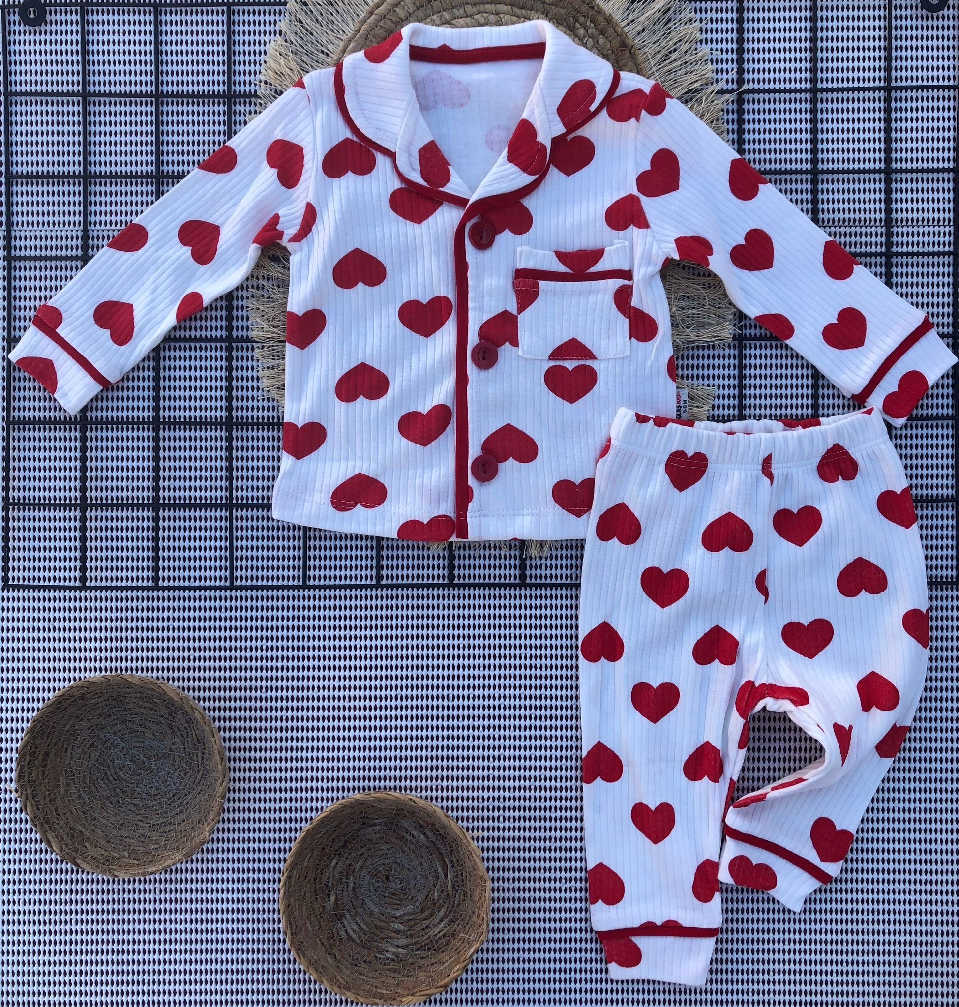 Dolaş Kids Kalp Baskılı Düğmeli Cep Detaylı Kız Bebek Pijama Takımı