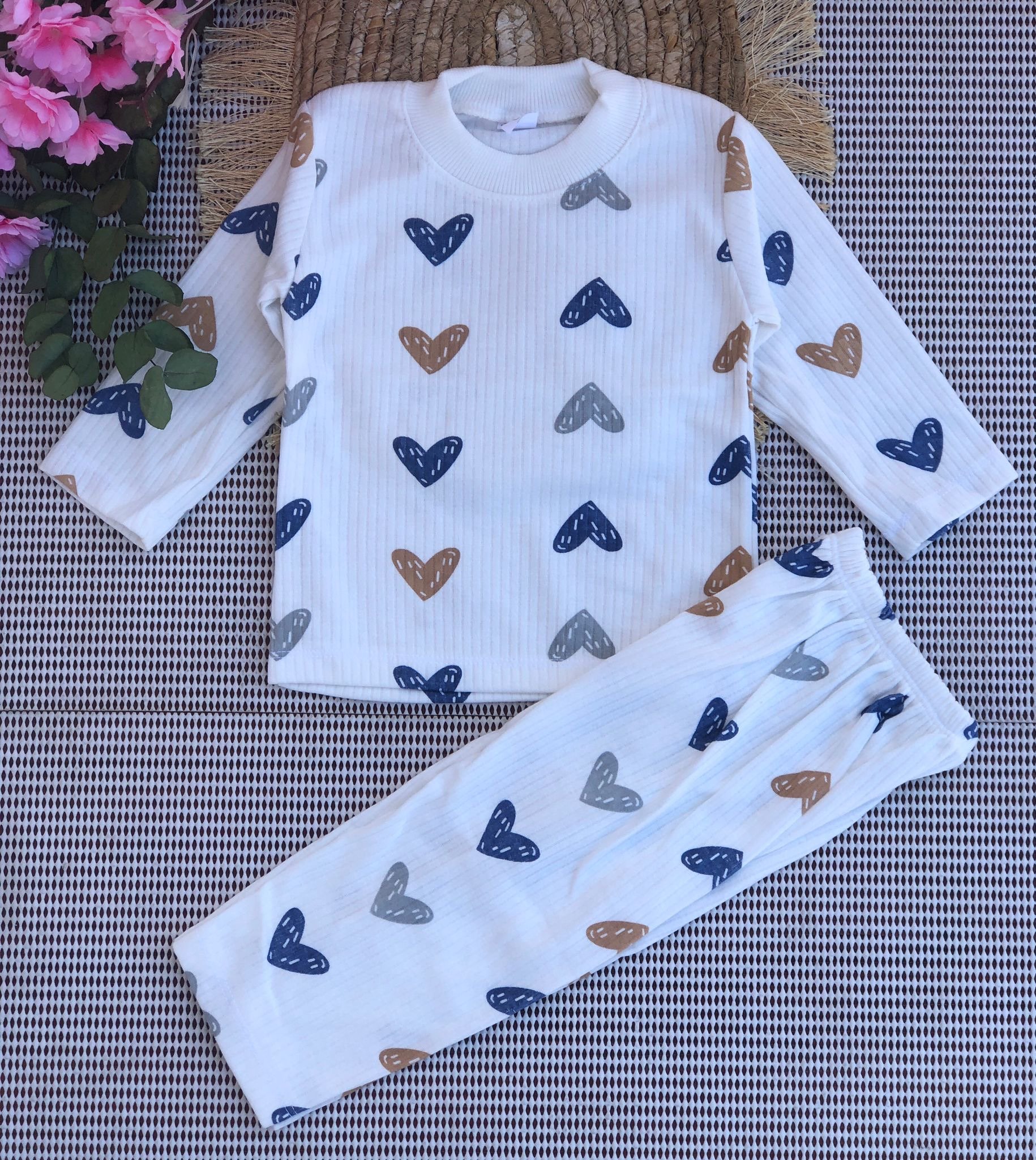 Özlem Desenli Pijama Takımı - Kalp Bsk