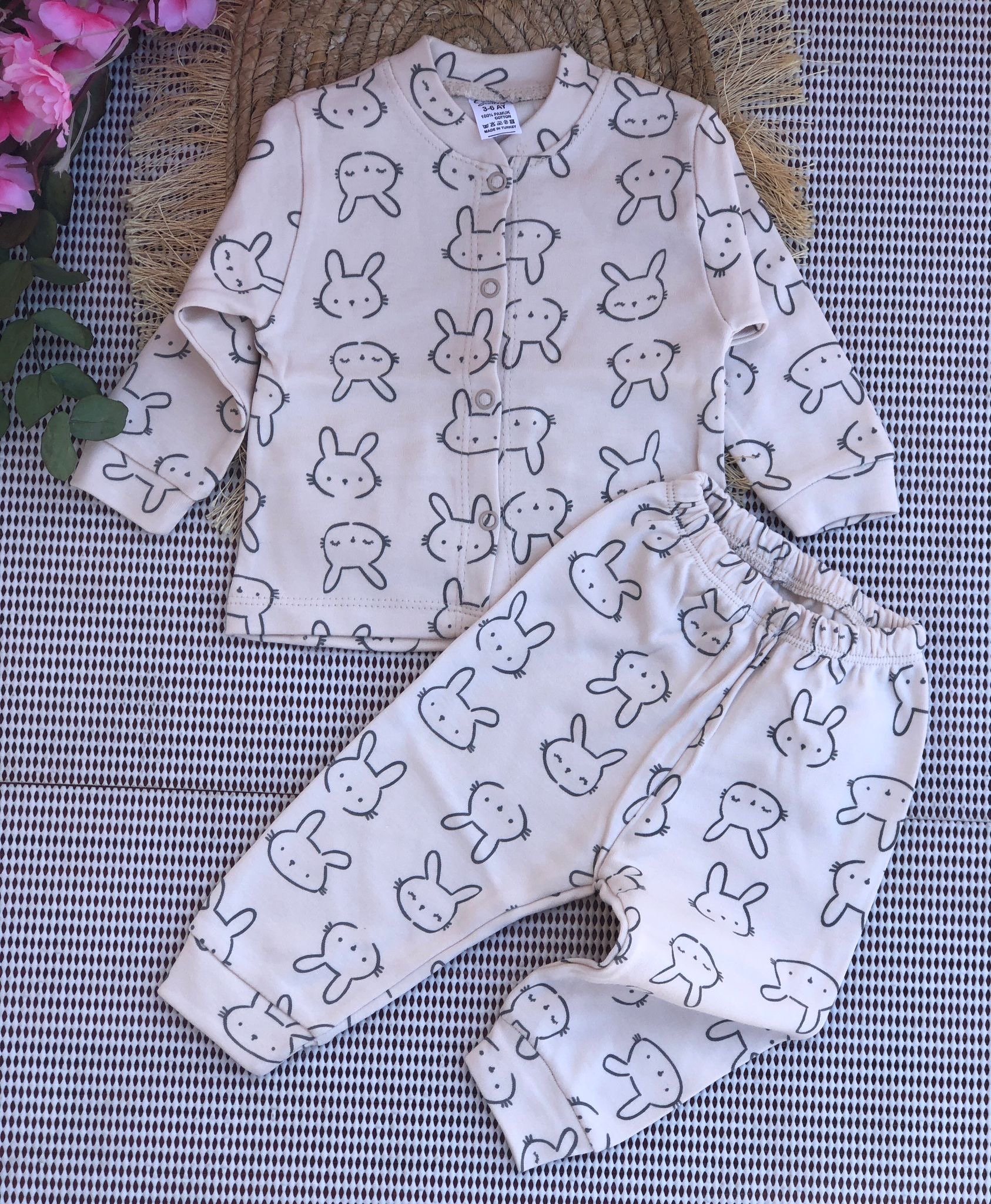 MiniPetty Tavşan Kafa Baskılı Düğmeli Pijama Takımı - Bej
