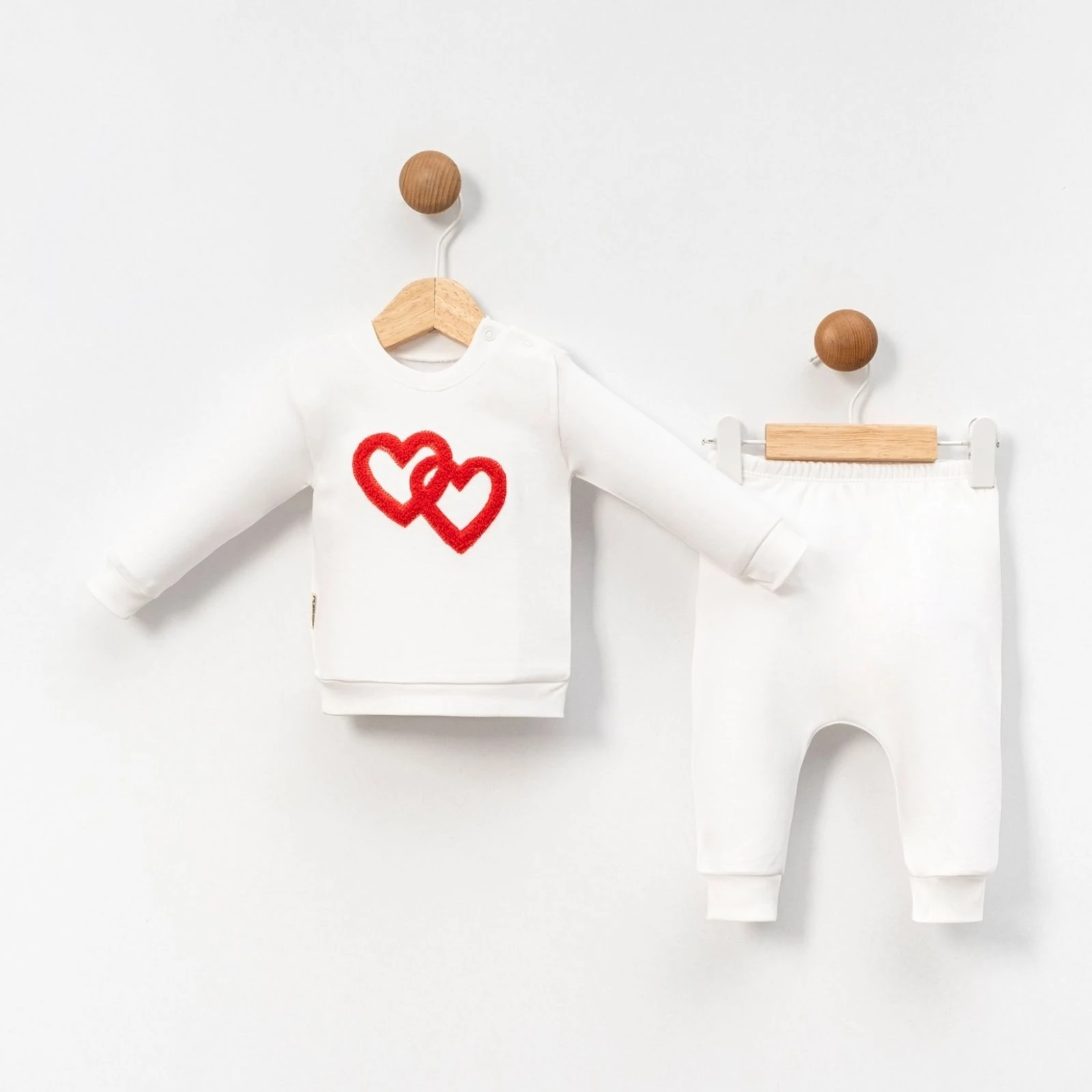 Nurhas Bebe Kalp Süzene Nakışlı Takım - Beyaz