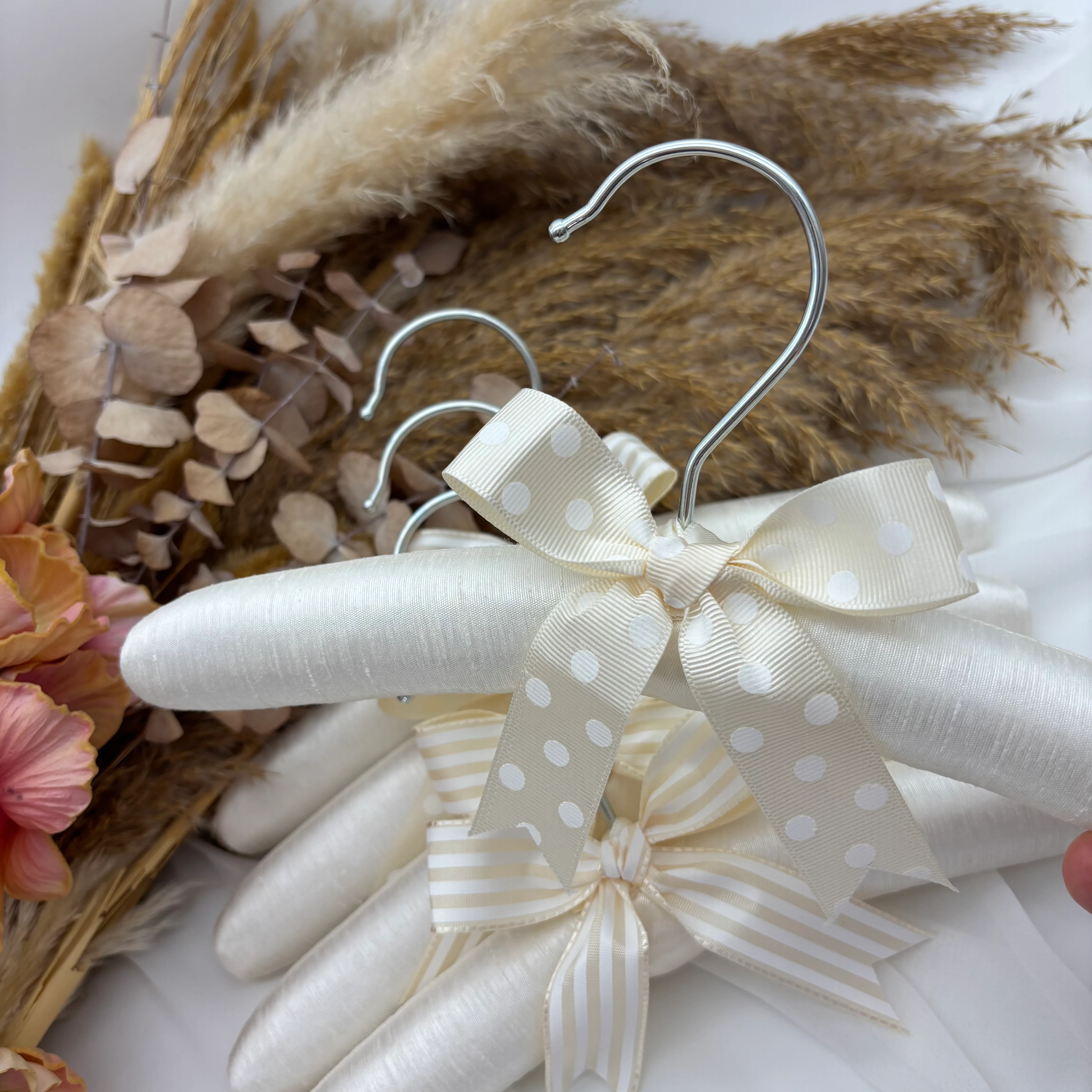 KREM BEBEK BOY KARIŞIK 5'Lİ ASKI SETİ