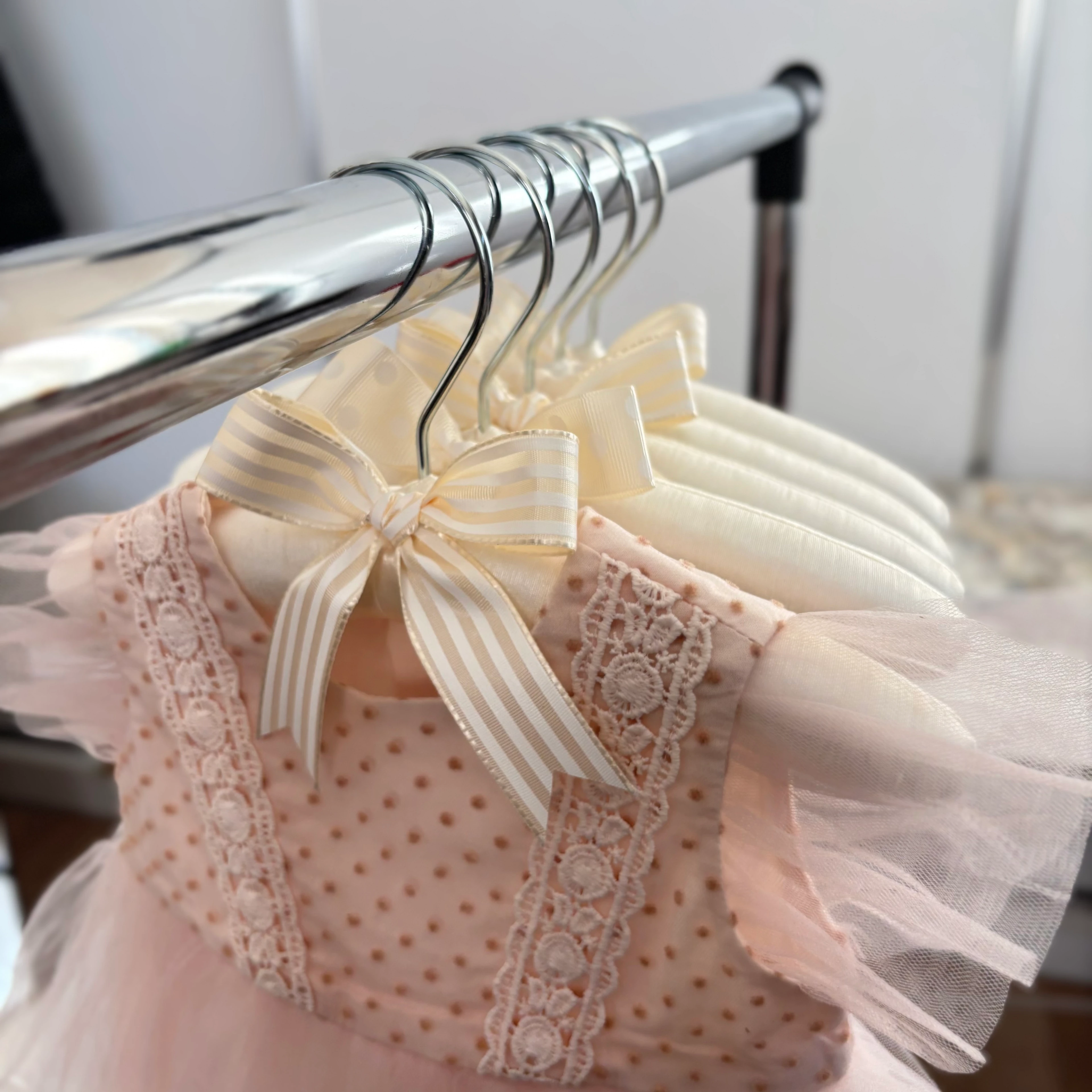 KREM BEBEK BOY KARIŞIK 5'Lİ ASKI SETİ