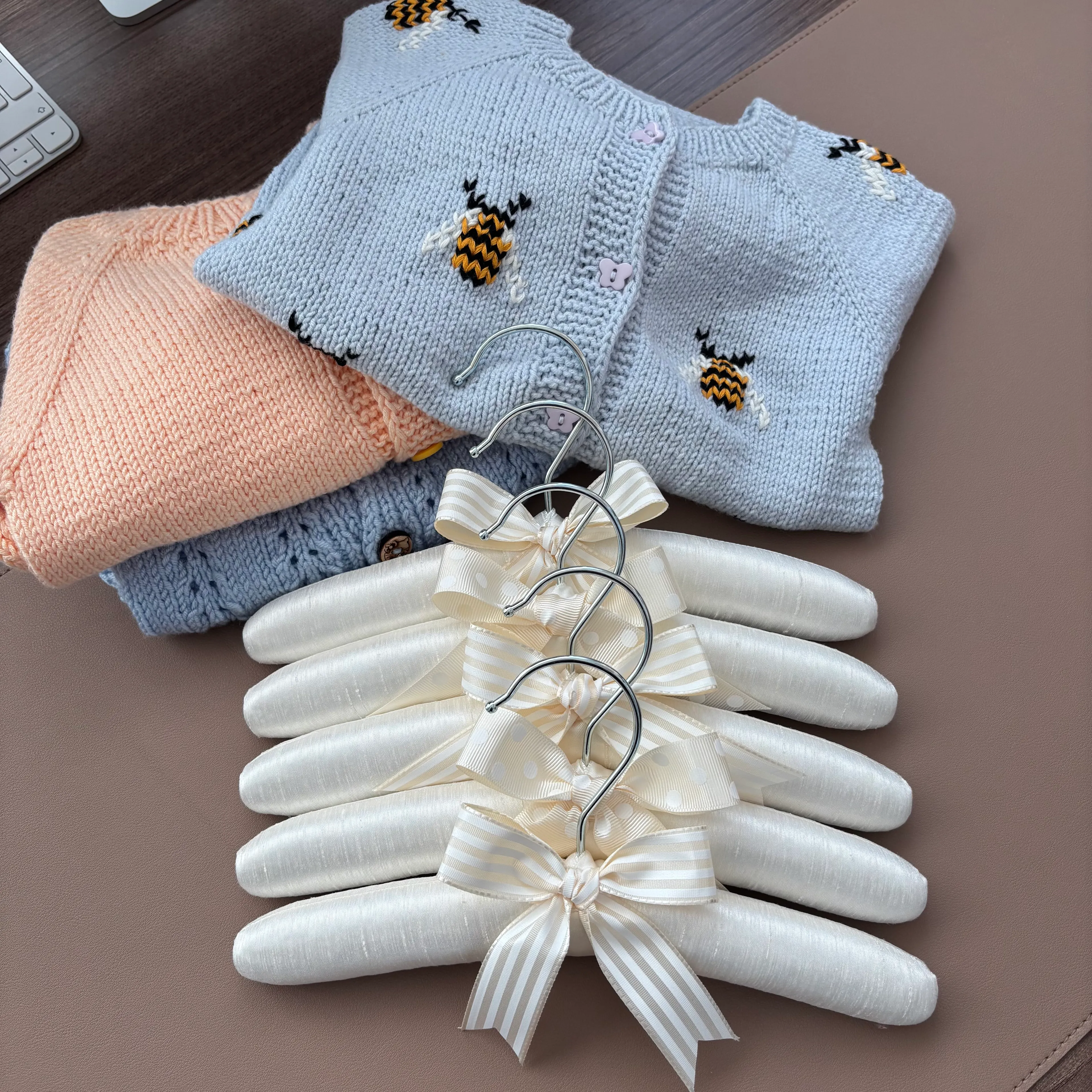 KREM BEBEK BOY KARIŞIK 5'Lİ ASKI SETİ