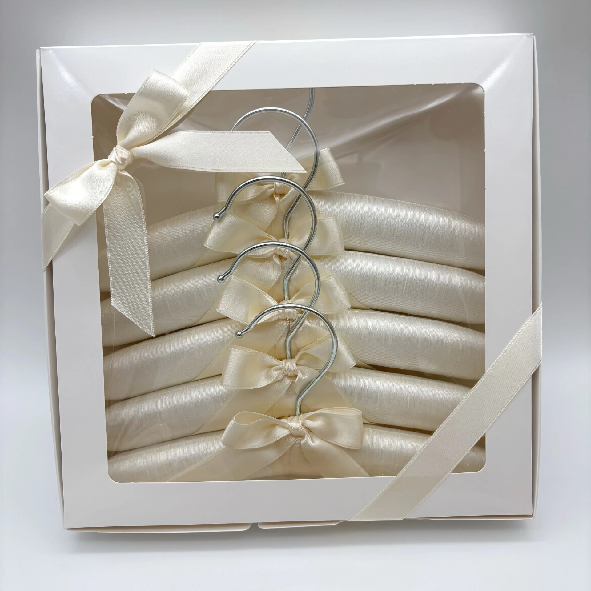 KREM BEBEK BOY HEDİYELİK ASKI SETİ