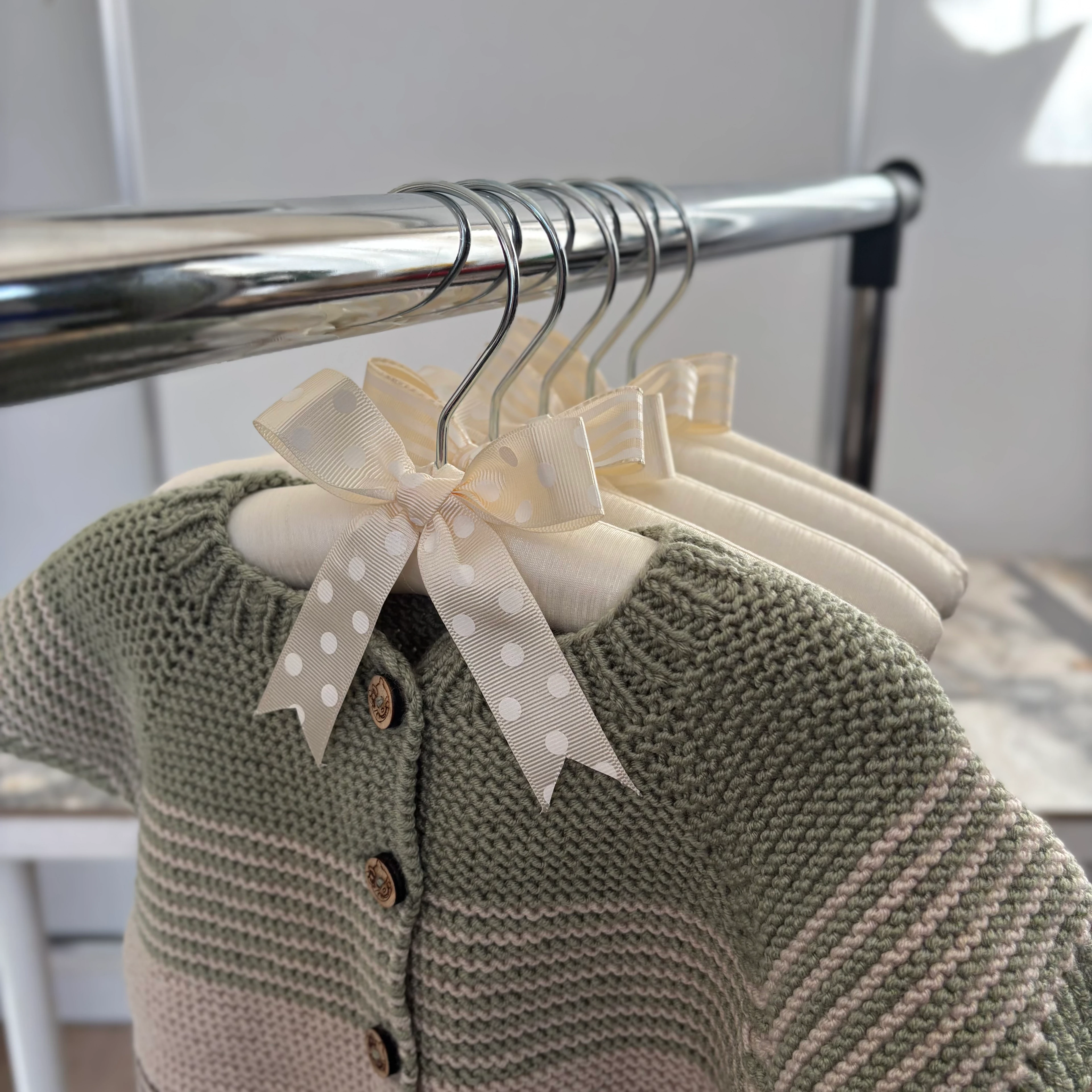 KREM BEBEK BOY KARIŞIK 5'Lİ ASKI SETİ