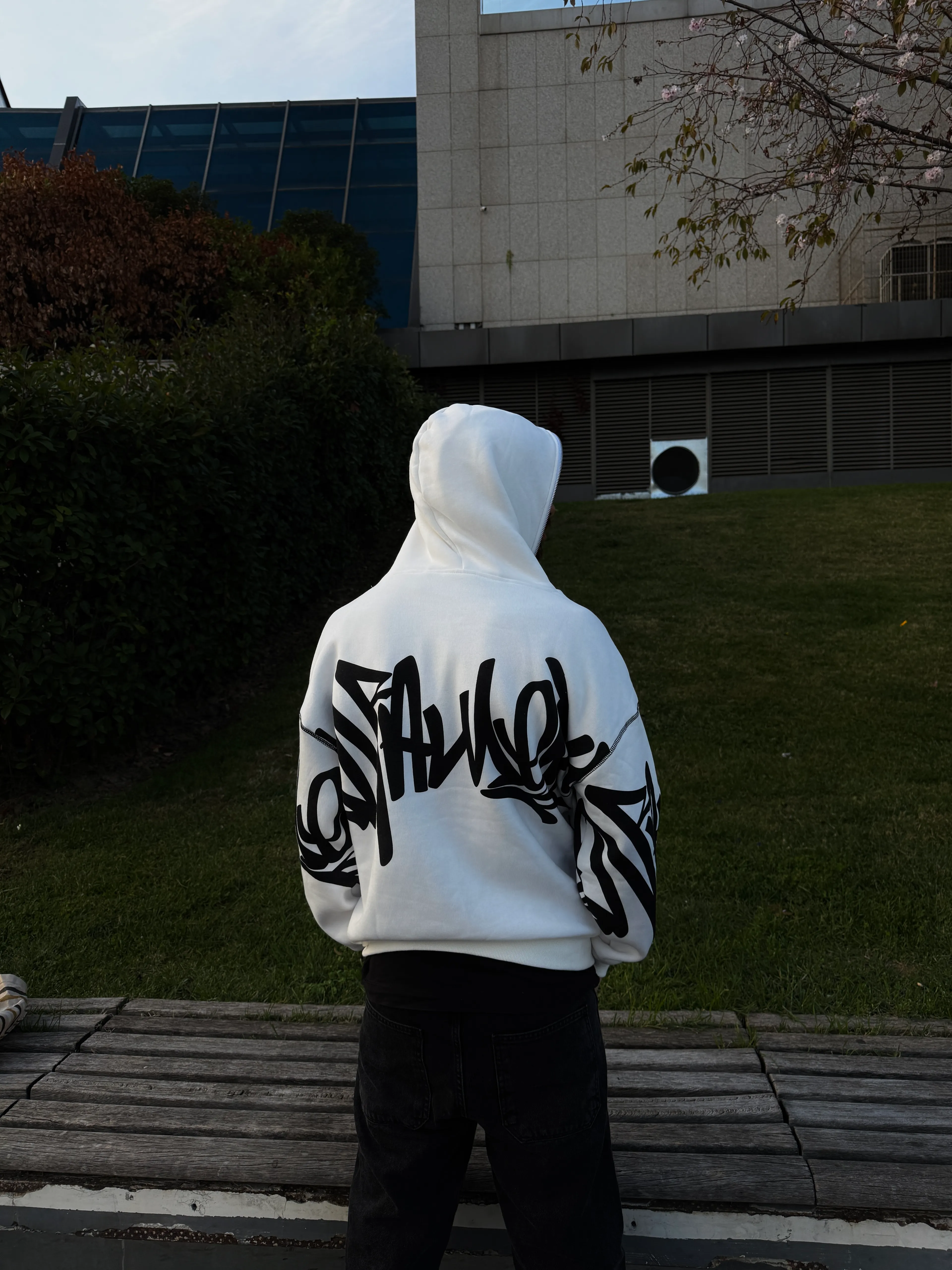 Graffiti Baskılı Oversize Kapüşonlu Hırka - BEYAZ