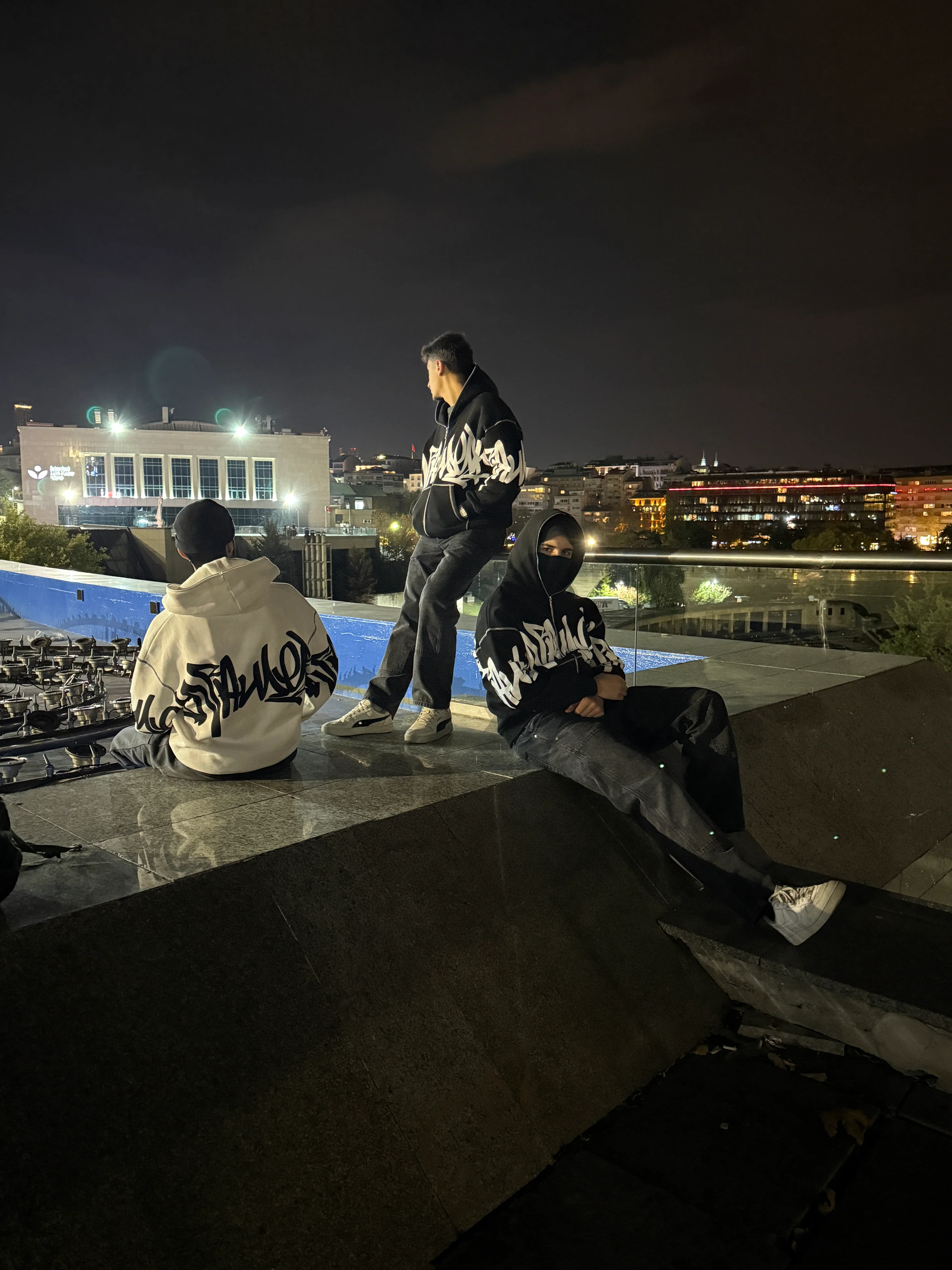 Graffiti Baskılı Oversize Kapüşonlu Hırka