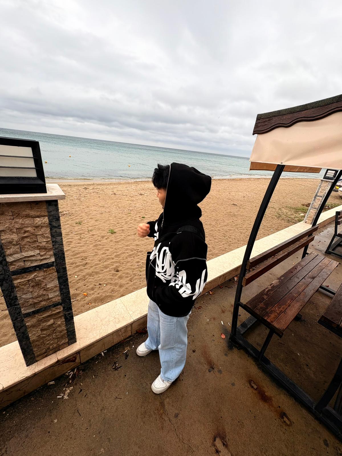 Graffiti Baskılı Oversize full zip hoodie - SİYAH