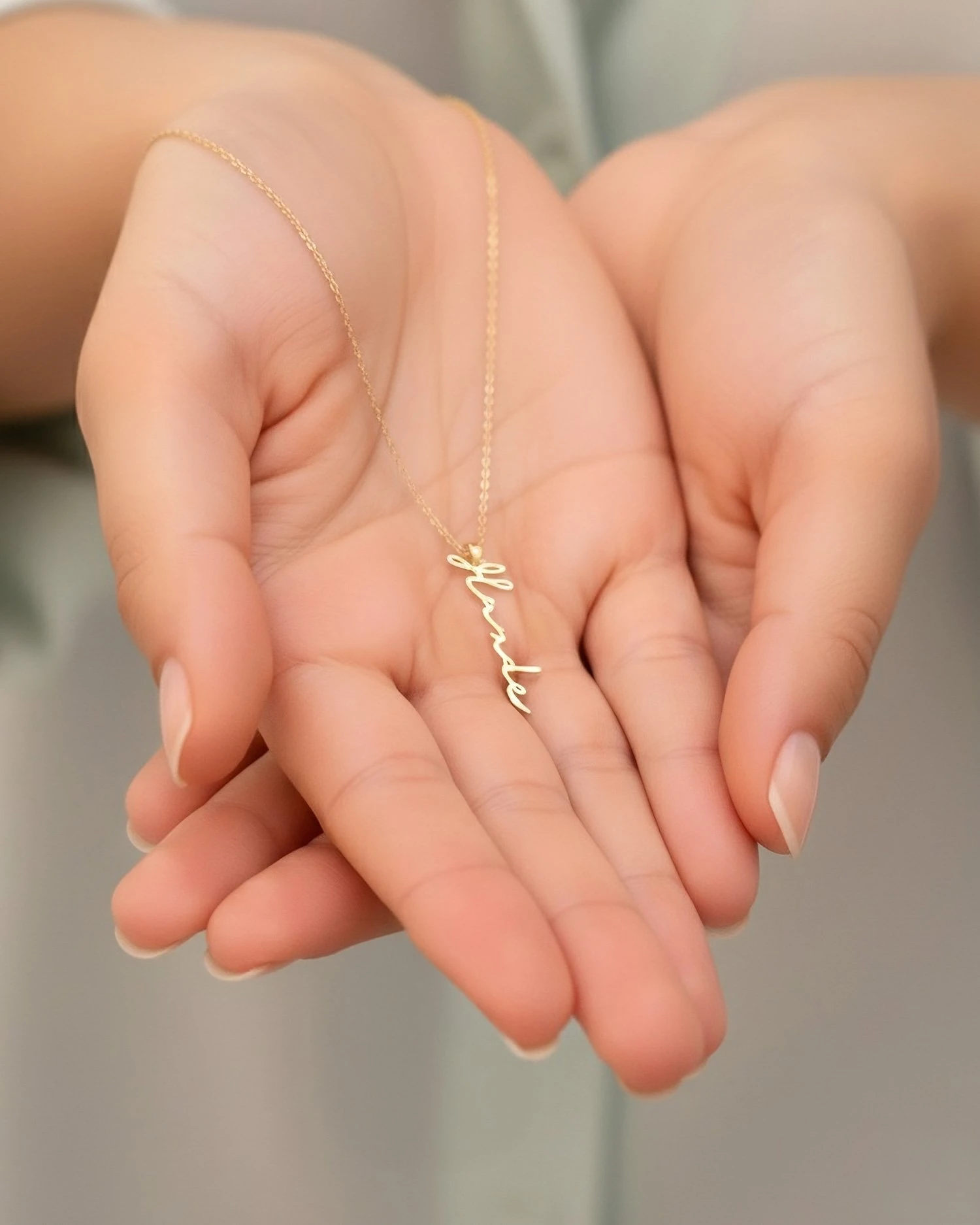 Dik İmza İsimli 14 Ayar Altın Kolye